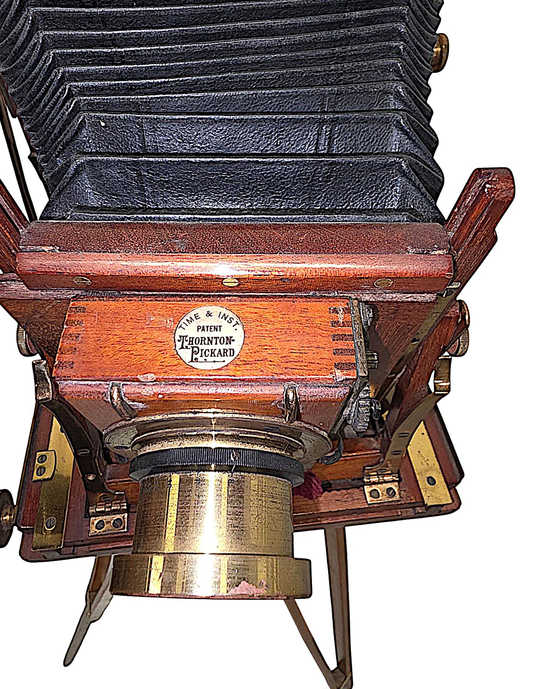 Très bel appareil photo à demi-plaque sur trépied en Oak par Benetfink & Co. Londres en vente 7