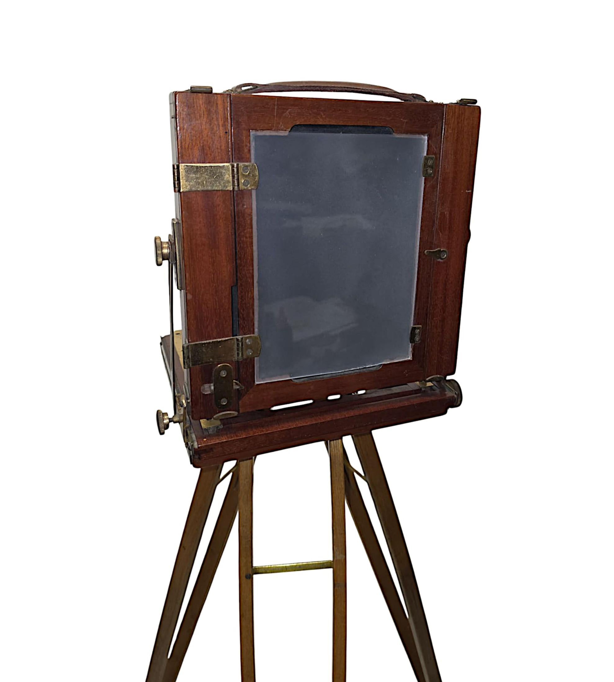 Laiton Très bel appareil photo à demi-plaque sur trépied en Oak par Benetfink & Co. Londres en vente