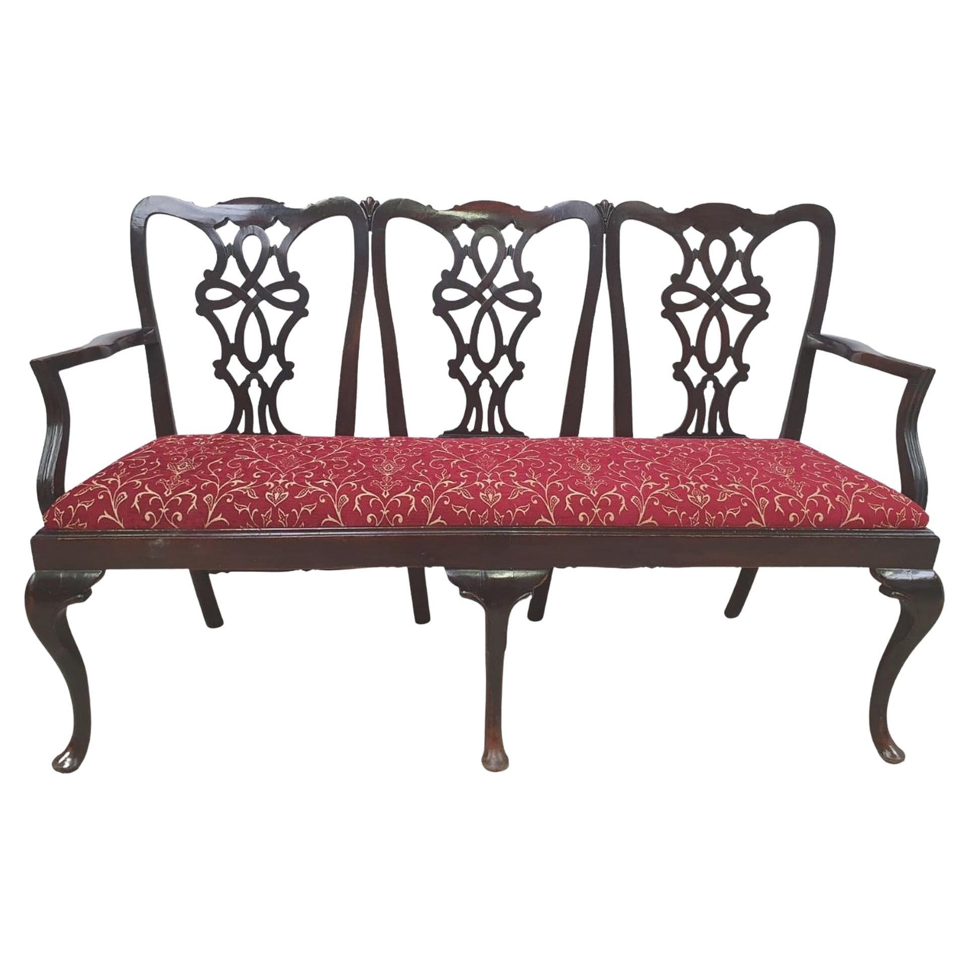 Very Fine Irish 19th Century Mahogany Hall Settee For Sale