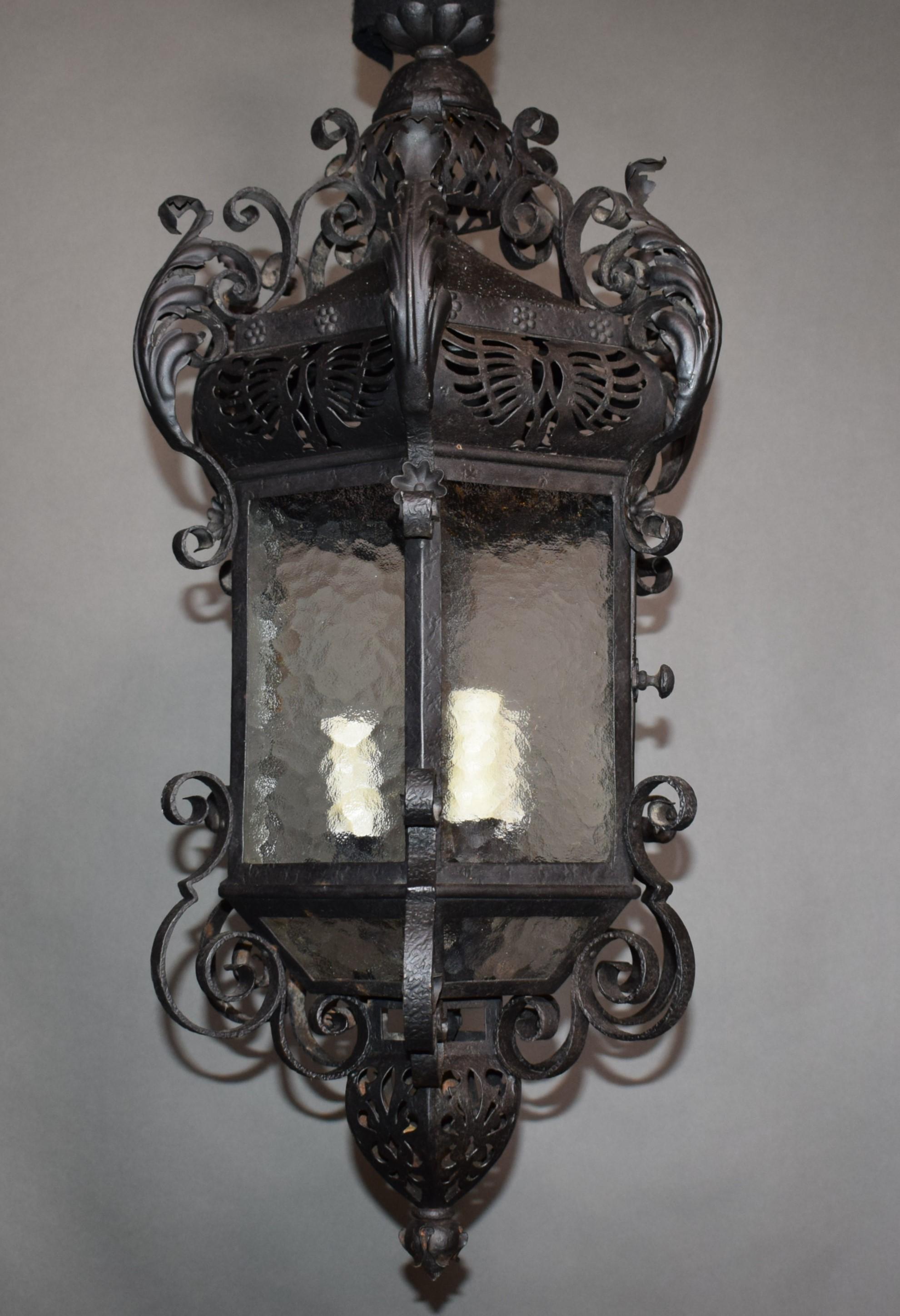 Very Fine Iron Hexagonal Lantern In Good Condition In Atlanta, GA