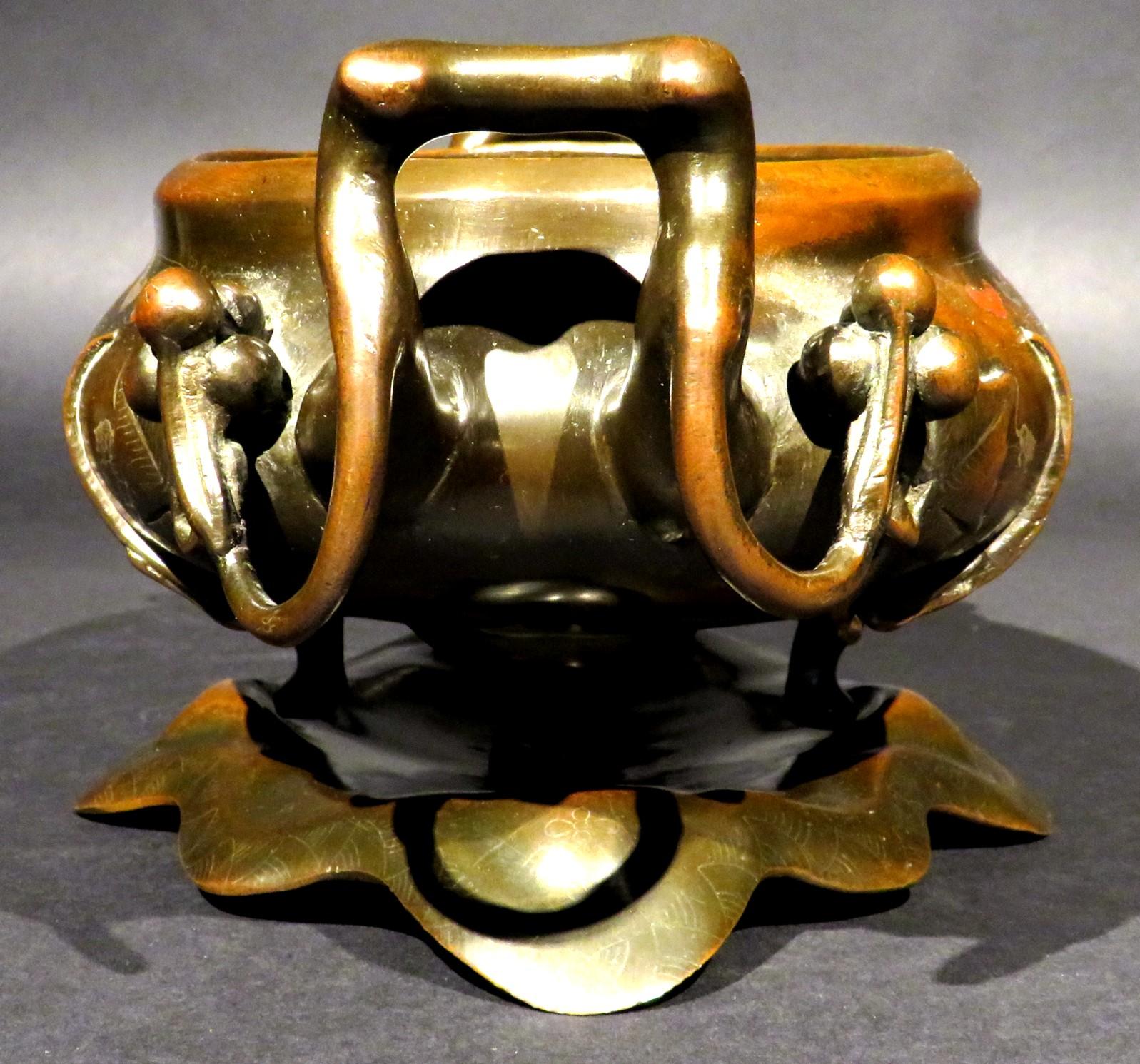 A Very Fine Japanese Mixed Metal Bronze Suiban / Planter on Stand, Taisho Period For Sale 4