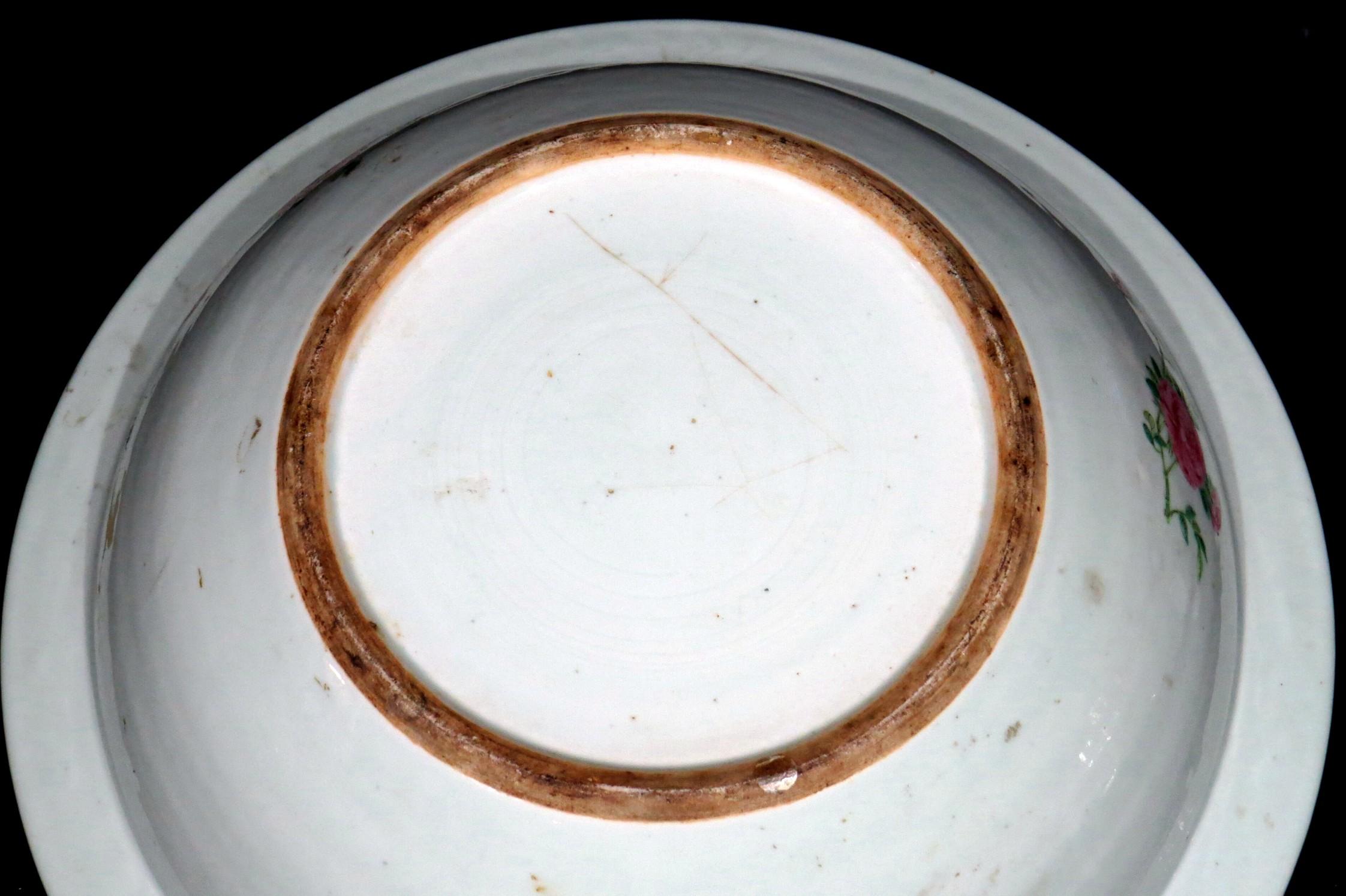 A Very Fine & Large 19th C. Enamelled Chinese Canton Porcelain Basin / Punchbowl For Sale 2
