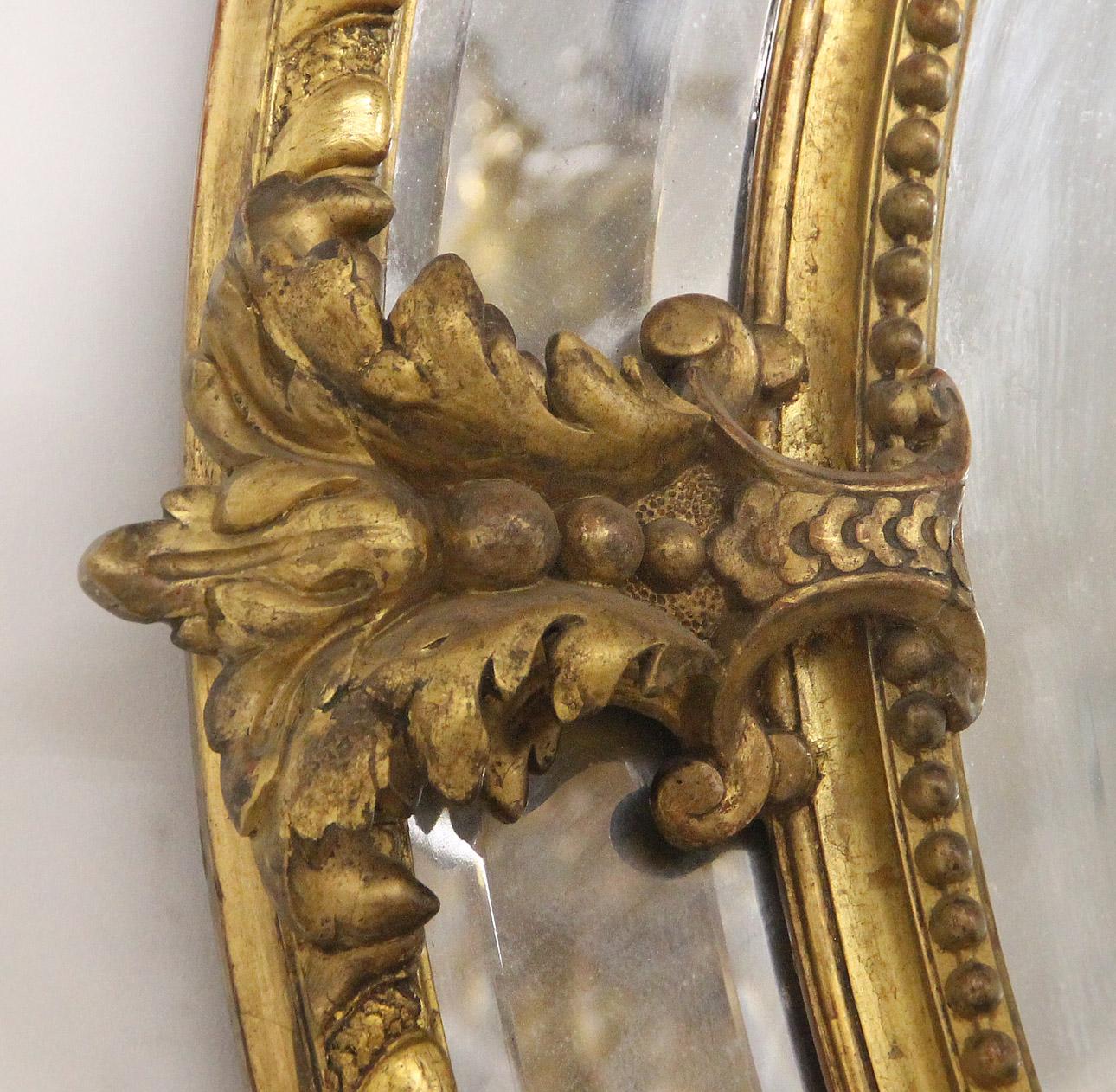 Ein sehr schöner Spiegel aus geschnitztem Giltwood und Gesso aus dem späten 19. (Französisch) im Angebot