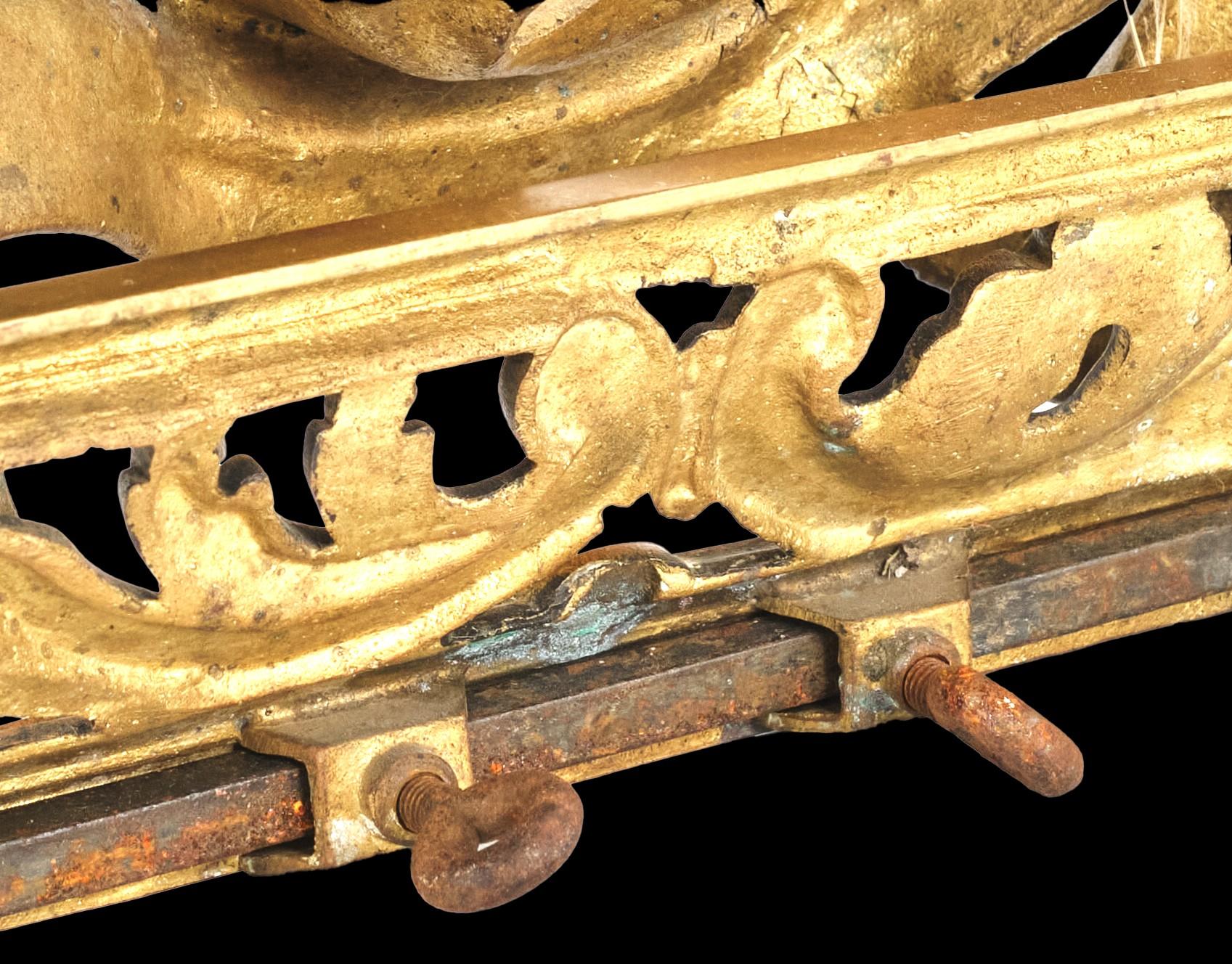 A Very Fine Louis XV Style Gilt Bronze Extending Fire Fender, France Circa 1890 In Good Condition For Sale In Ottawa, Ontario