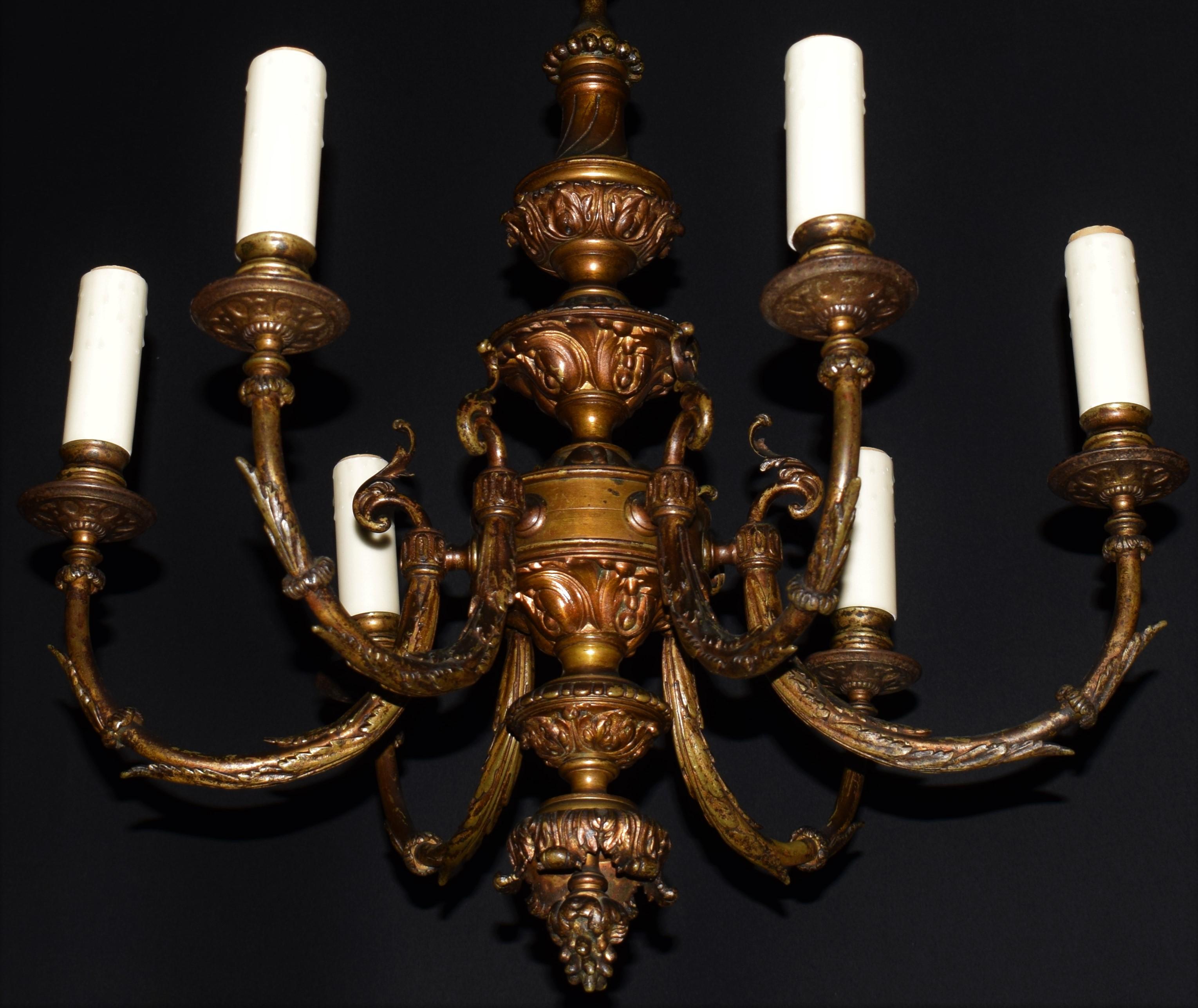 Très beau lustre en bronze de style Louis XVI en vente 1