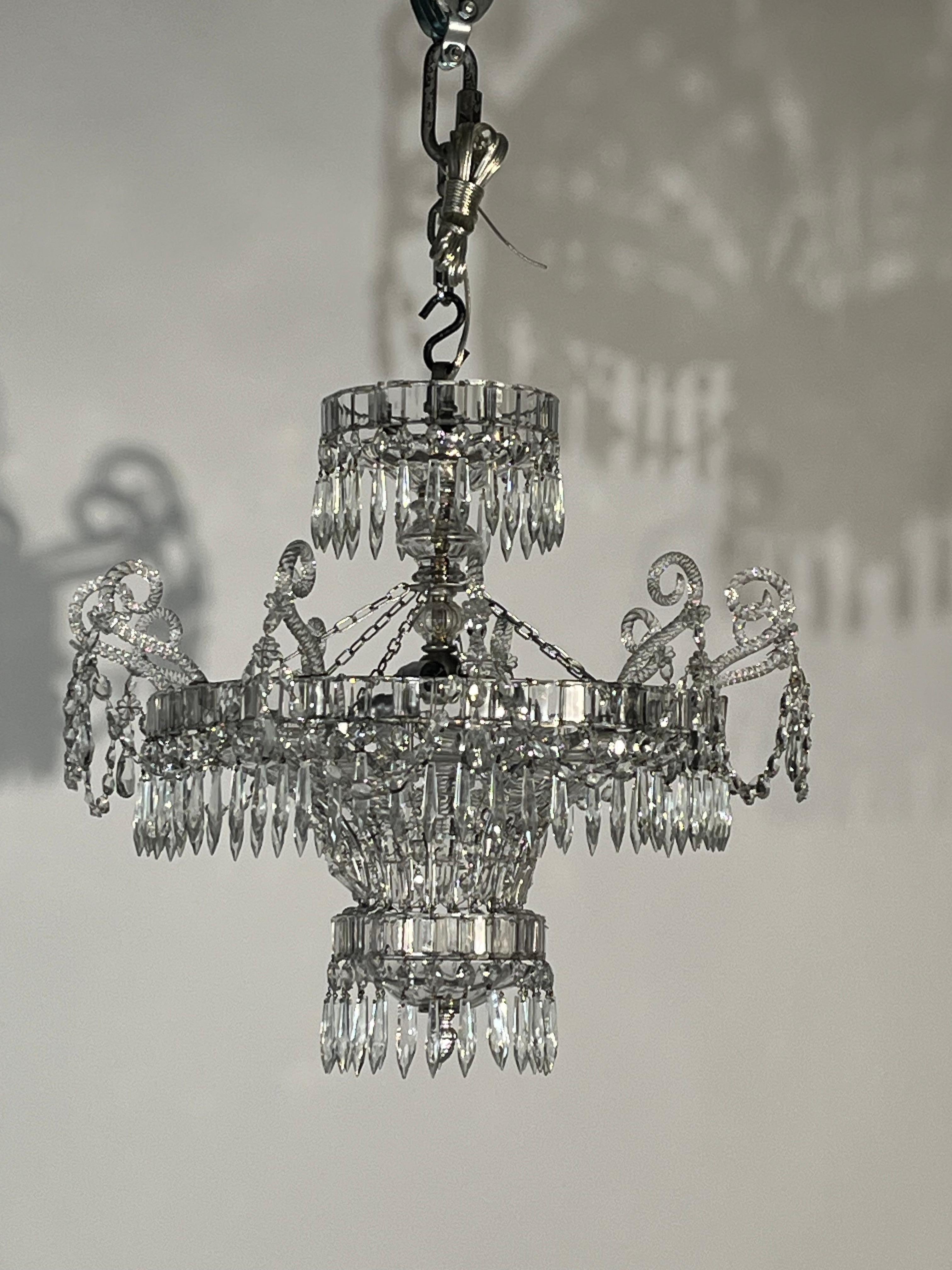 Un raffinato lampadario della Maison Bagues in vendita 4