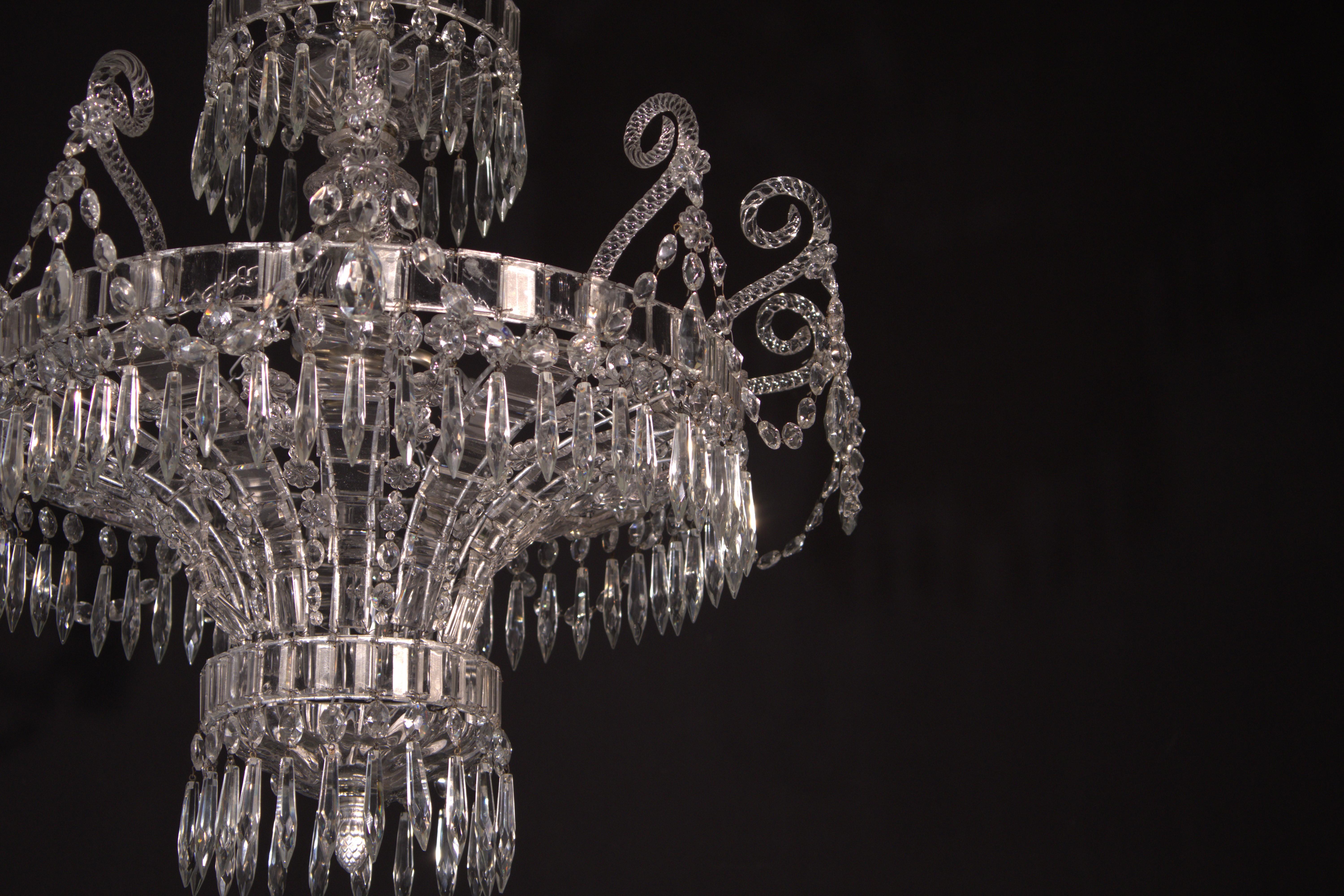 Metà XX secolo Un raffinato lampadario della Maison Bagues in vendita