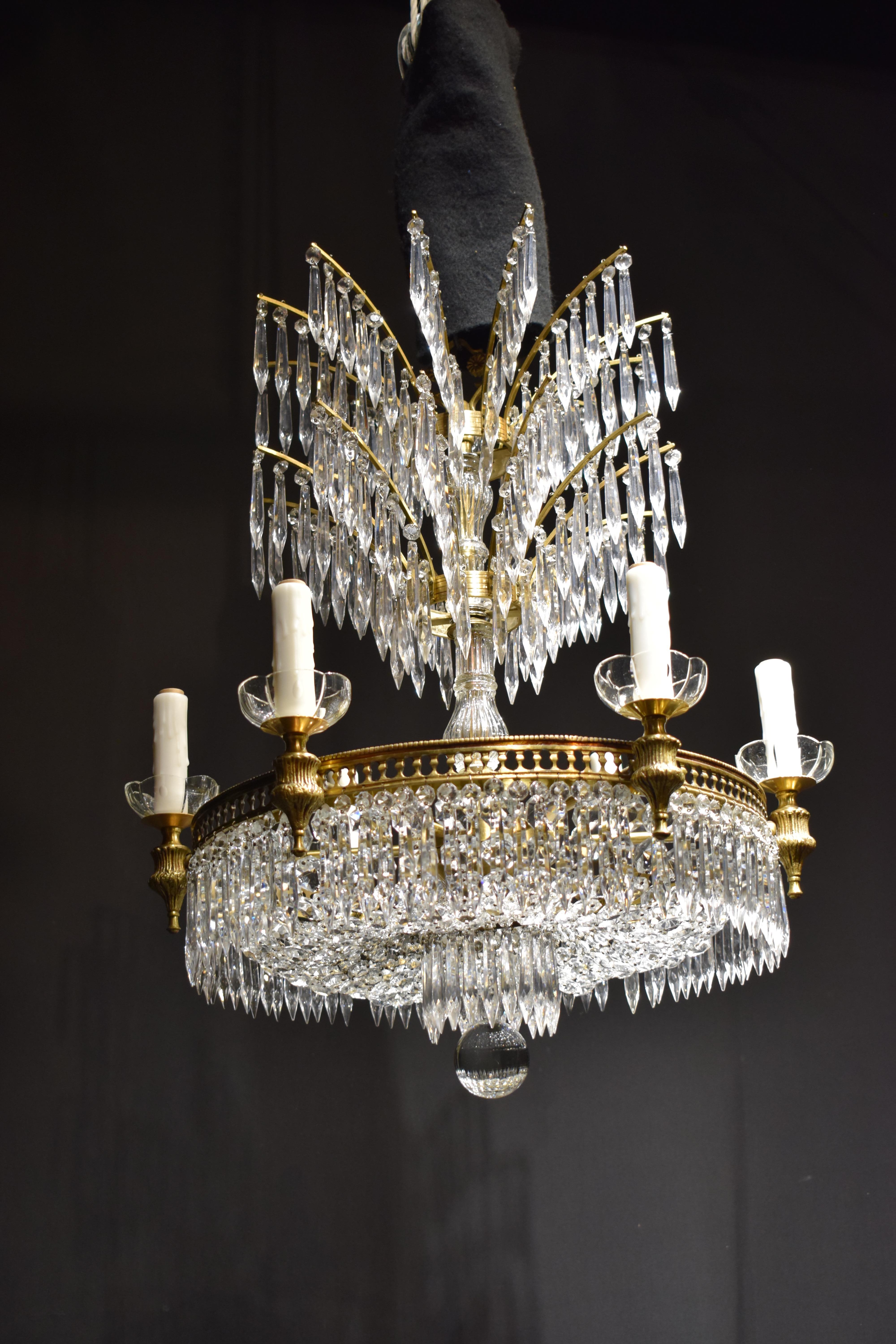 A very fine neoclassical chandelier featuring a 