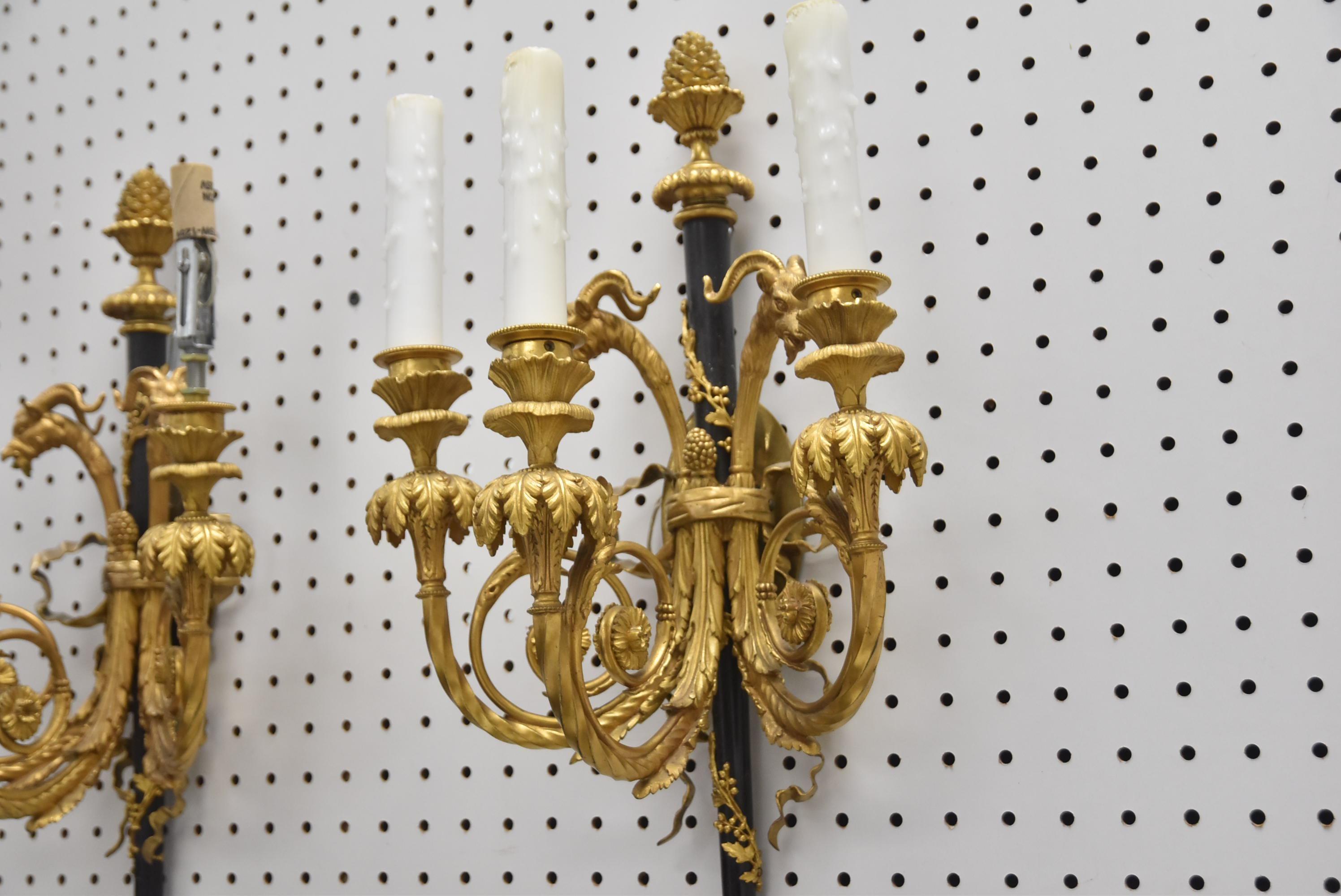 Very Fine Pair of 19th Century French Louis XVI Gilt Bronze Rams Head Sconces In Good Condition For Sale In Dallas, TX