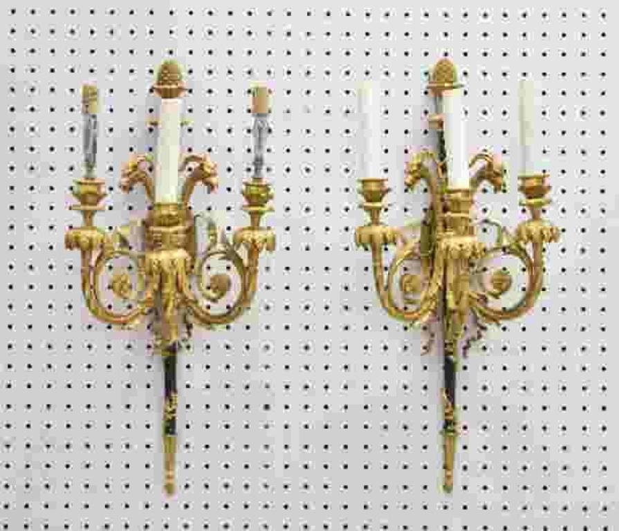 Very Fine Pair of 19th Century French Louis XVI Gilt Bronze Rams Head Sconces For Sale 3
