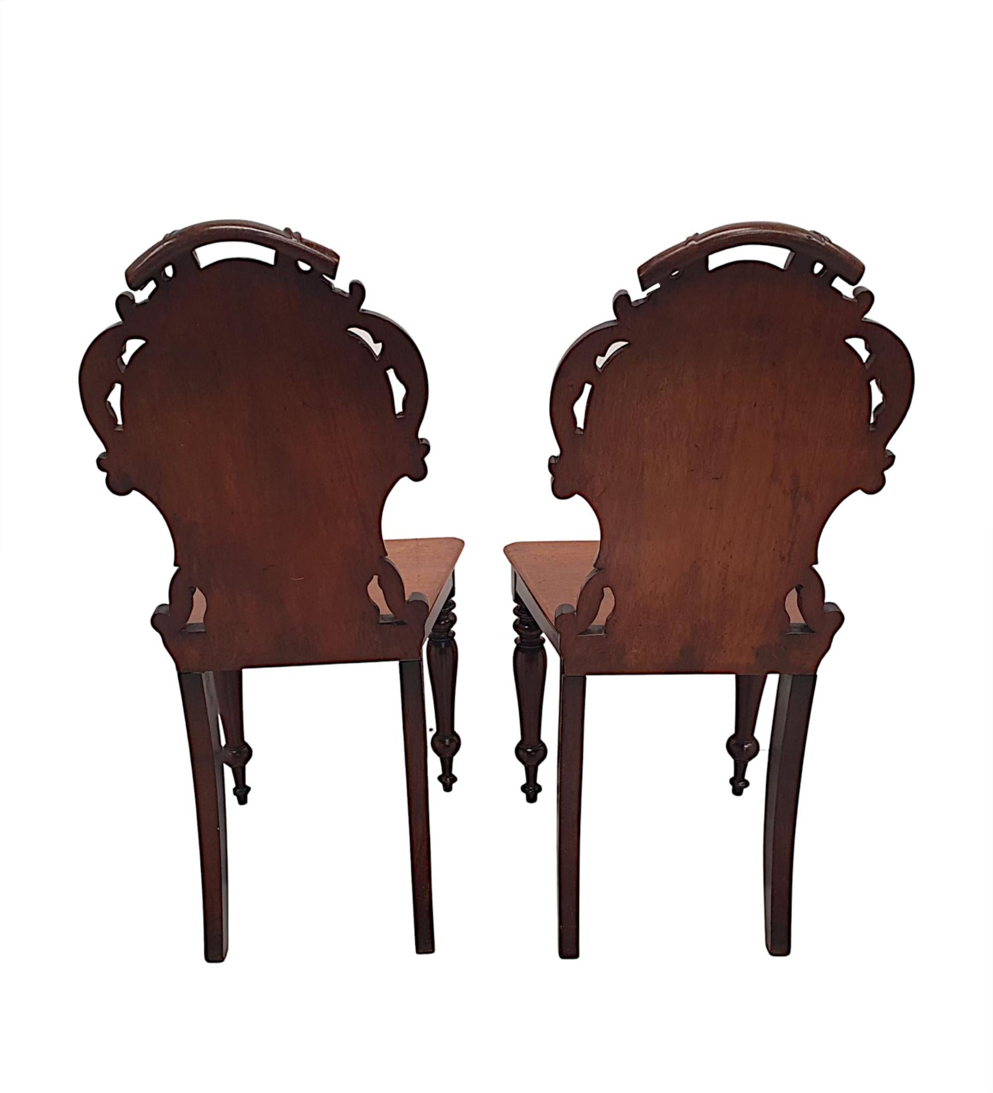 A Very Fine Pair of 19th Century Hall Chairs In Good Condition For Sale In Dublin, IE