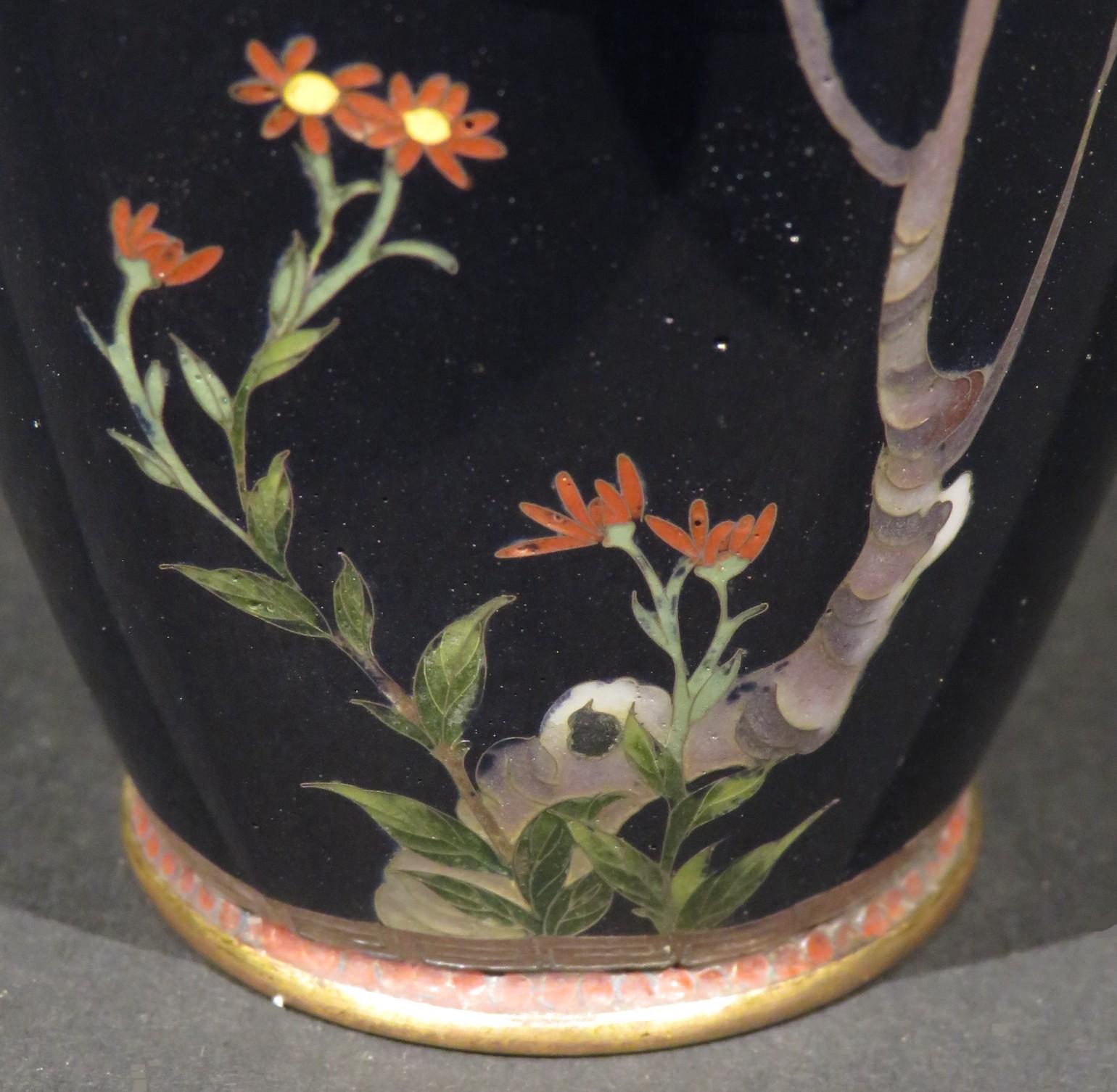 Very Fine Pair of Japanese Miniature Cloisonne Vases, Meiji Period (1868-1912)  In Good Condition In Ottawa, Ontario