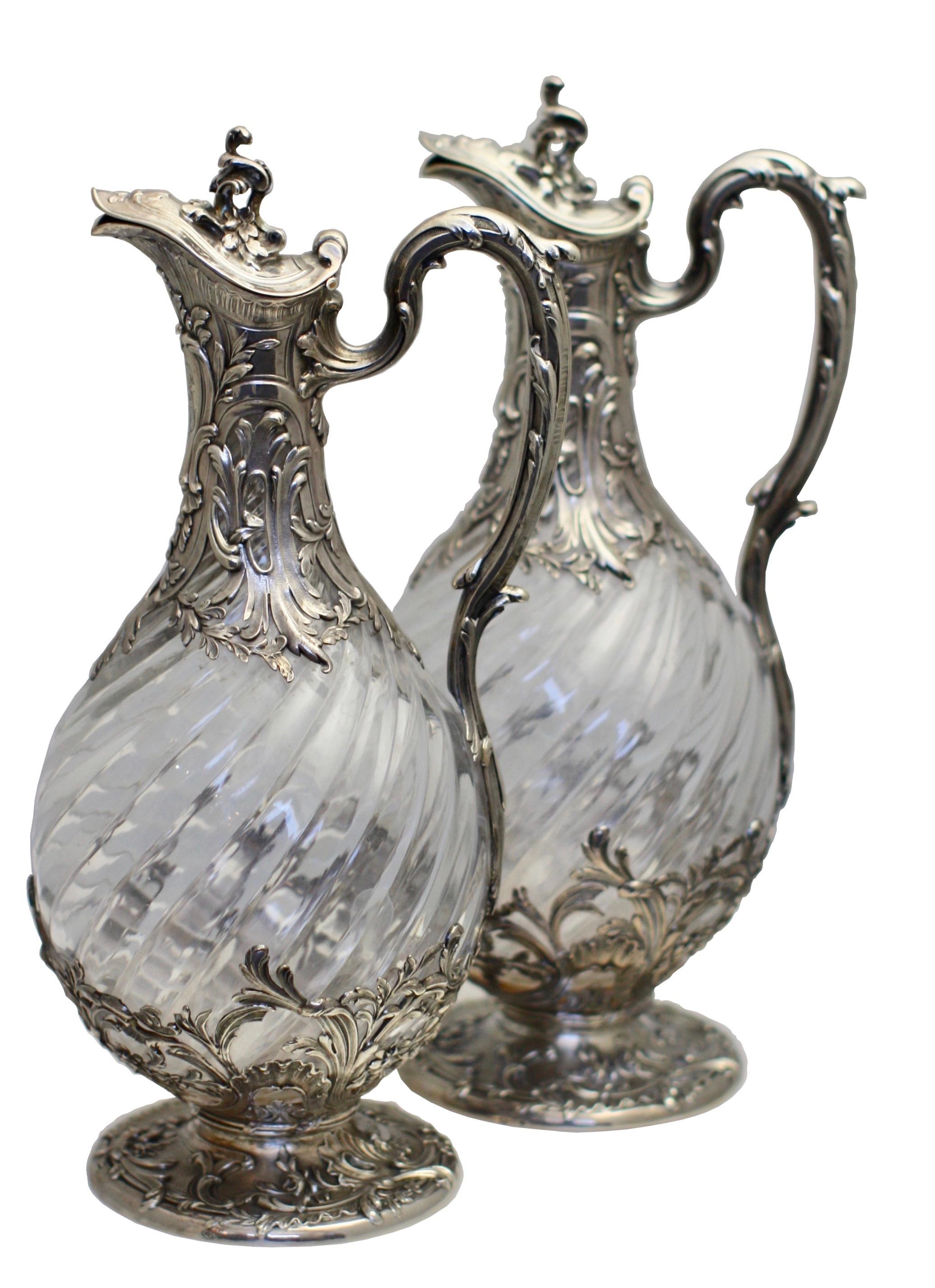 Feines Paar französischer Claret-Krüge aus silbernem Glas mit Silbermontierung, Paris, um 1880 im Zustand „Gut“ im Angebot in West Palm Beach, FL