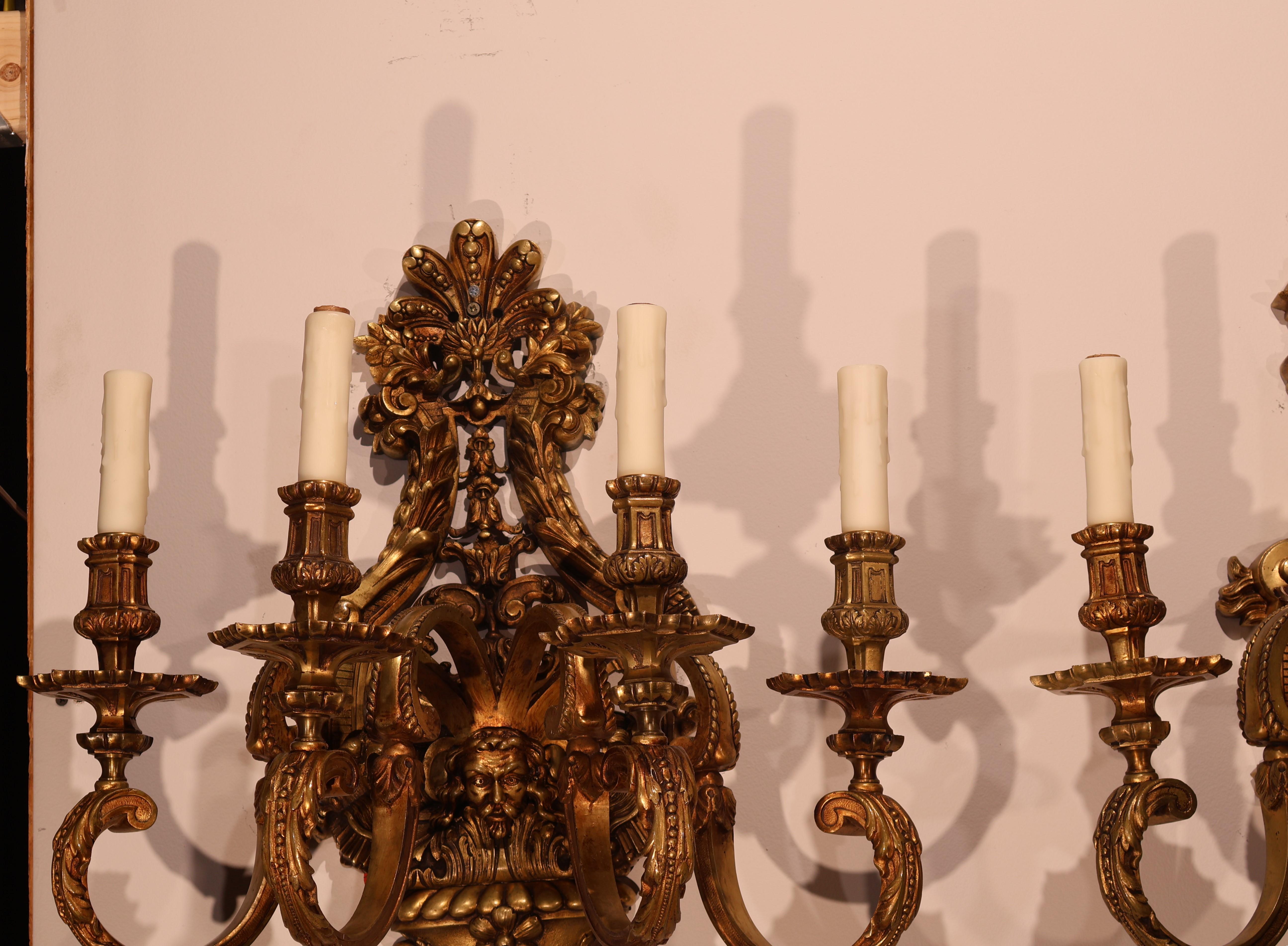 A Very Fine Pair of Gilt Bronze Wall Sconces in the Regence taste. For Sale 5