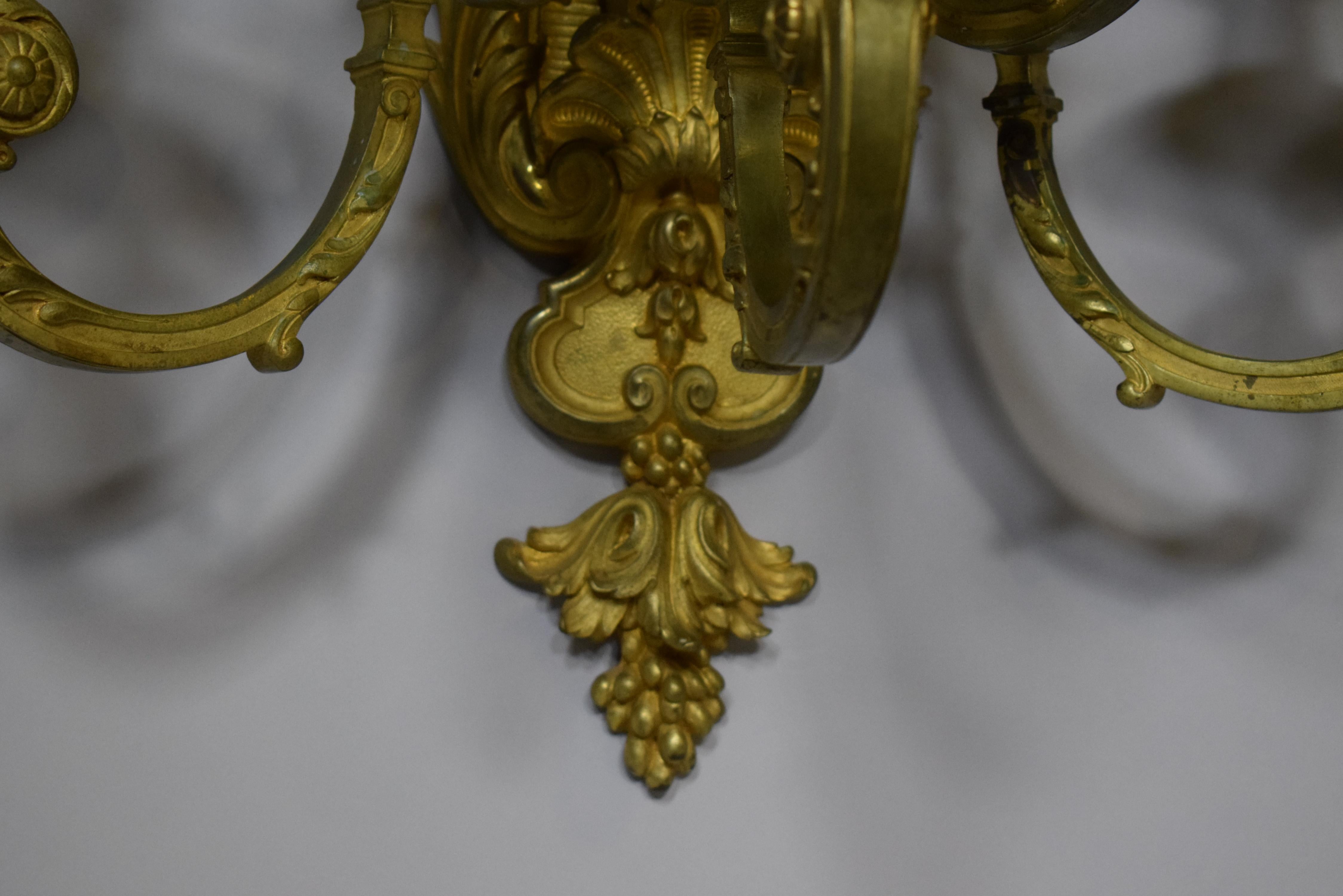 Very Fine Pair of Regency Style Gilt Bronze Wall Sconces For Sale 1