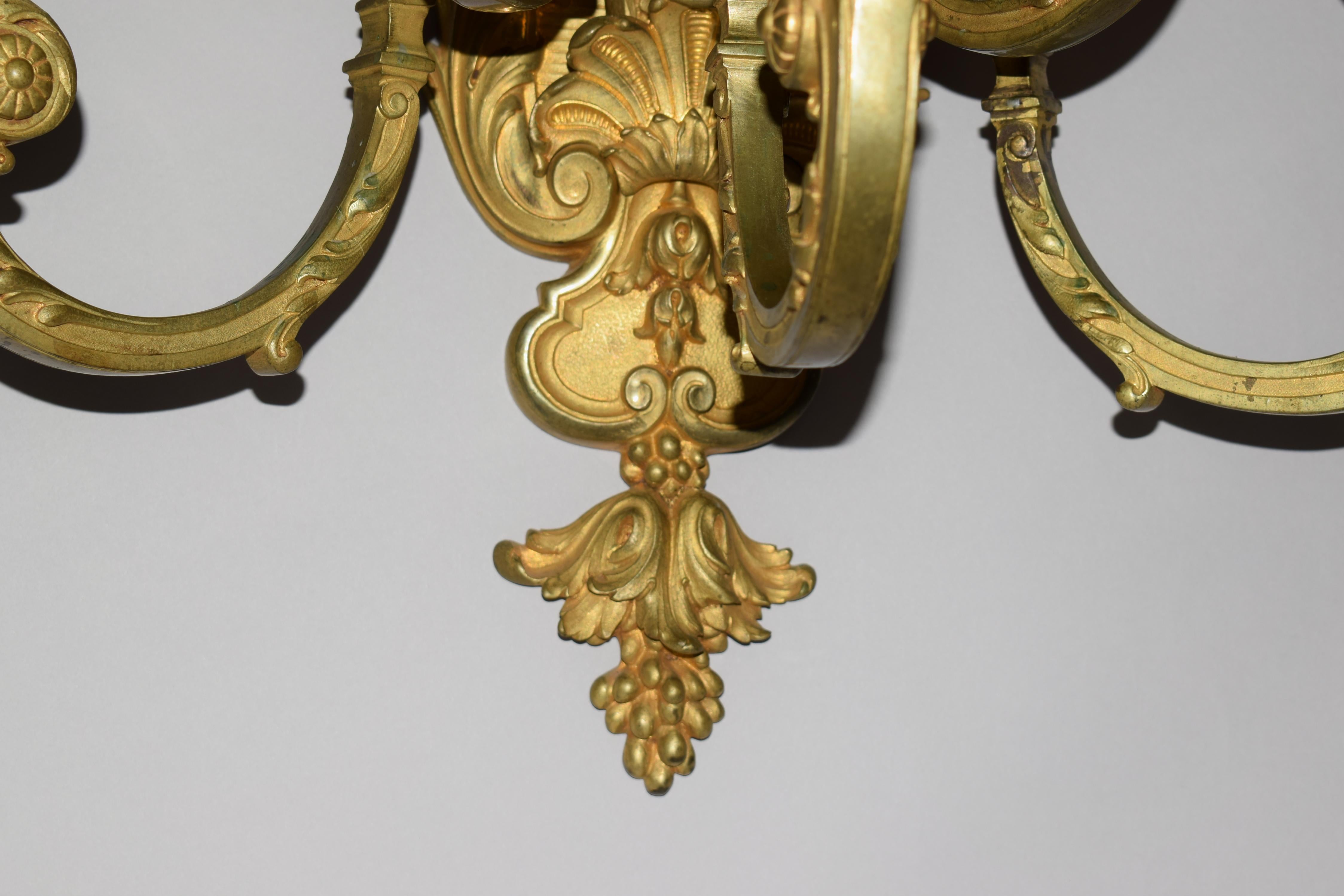 Very Fine Pair of Regency Style Gilt Bronze Wall Sconces For Sale 2