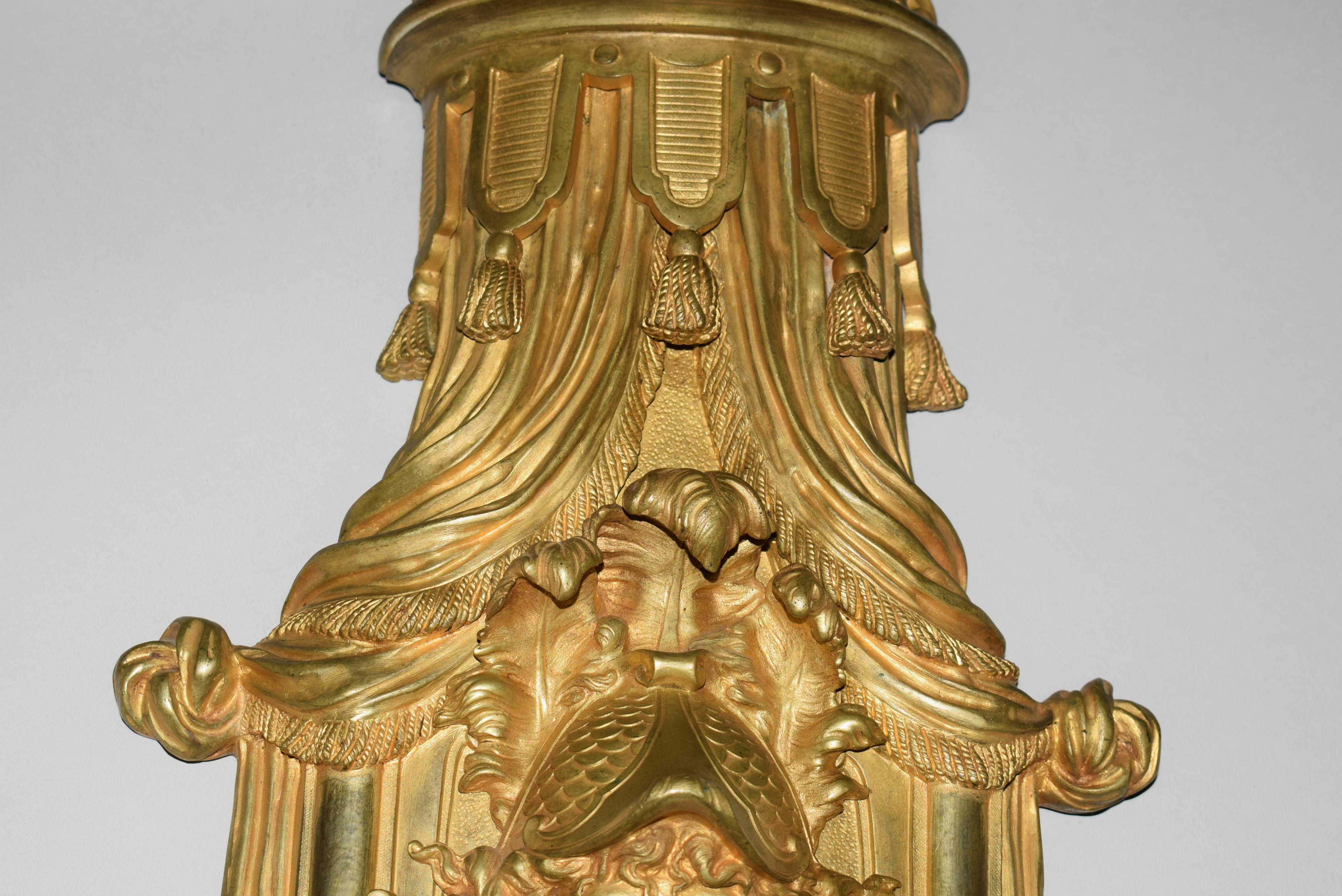 Very Fine Pair of Regency Style Gilt Bronze Wall Sconces For Sale 3