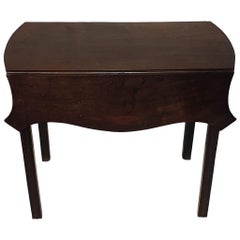 Very Fine Quality Mahogany Pembroke Table of Unusual Shaping