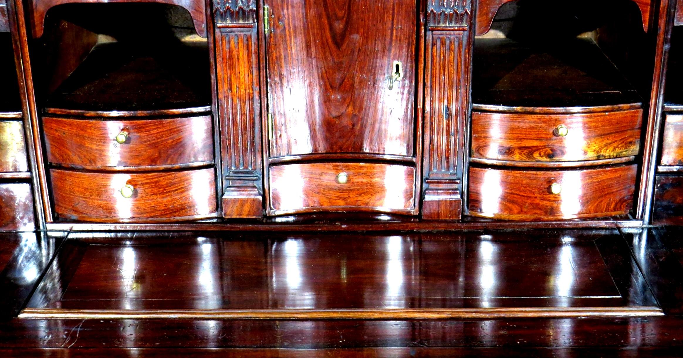 A Very Fine & Rare 18th Century Chinese Export Padouk Block-Front Bureau For Sale 3