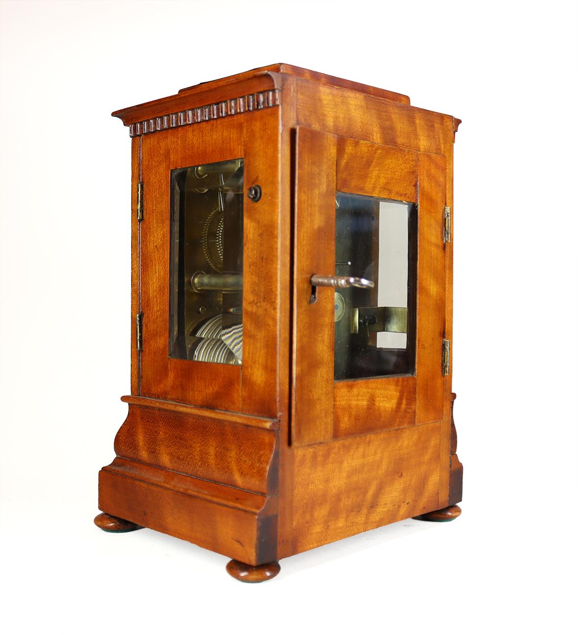 A Very Fine Regency Library Clock In Good Condition For Sale In Amersham, GB