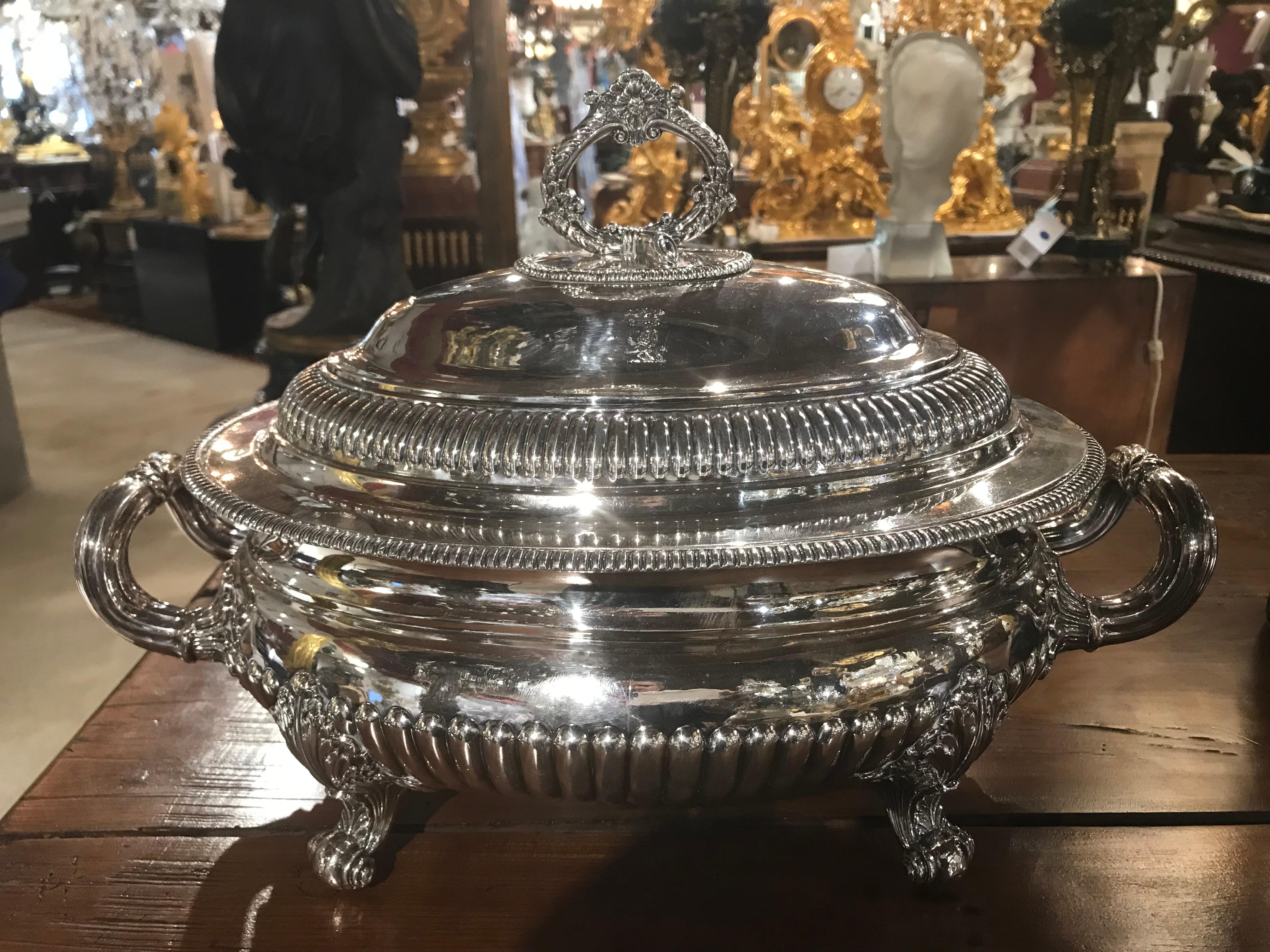 Silver Plate Very Fine Sheffield Tureen by Creswick & Company, England, circa 1880 For Sale