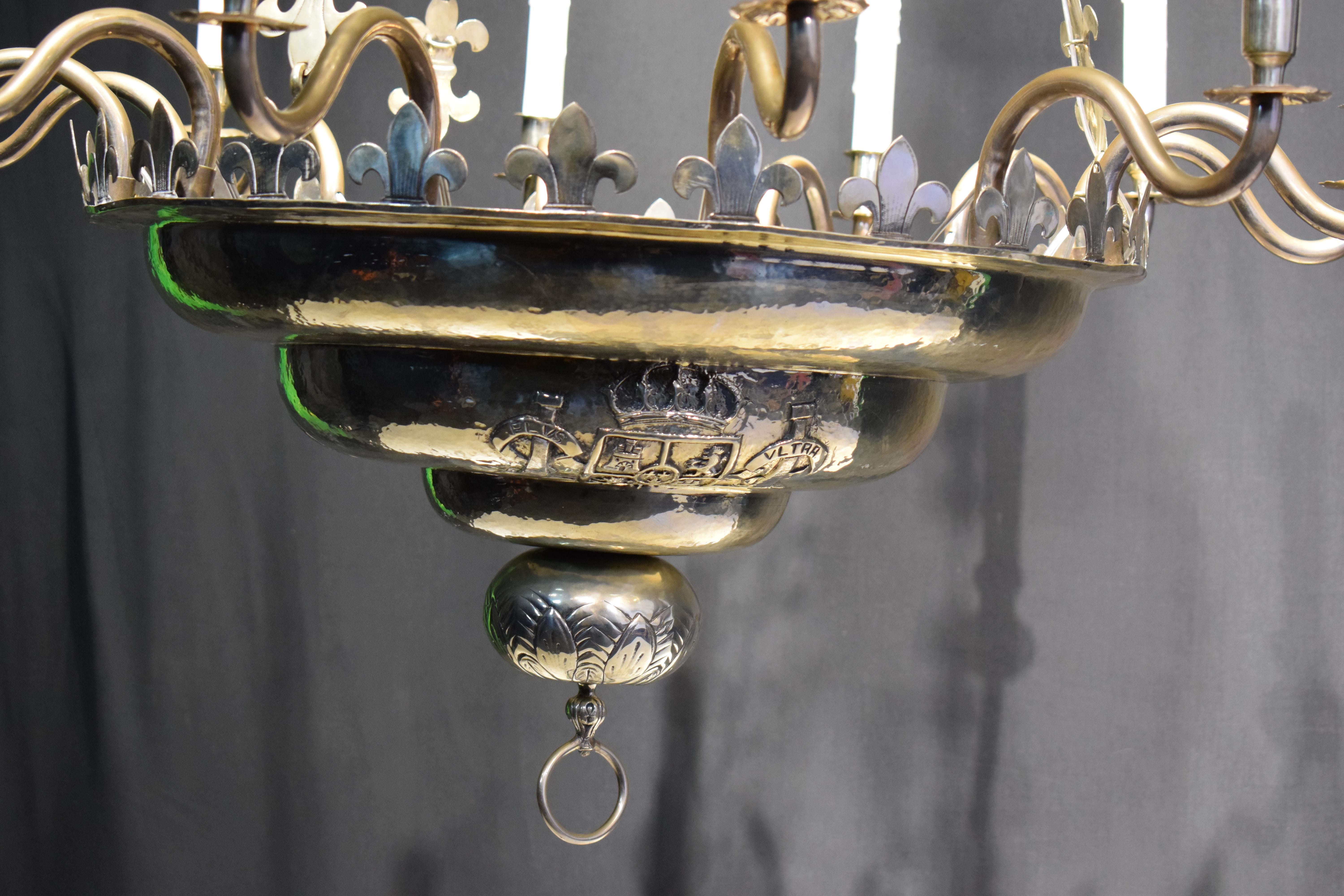 Ein sehr feiner Kronleuchter aus Silber über Bronze im Regency-Stil. im Angebot 1