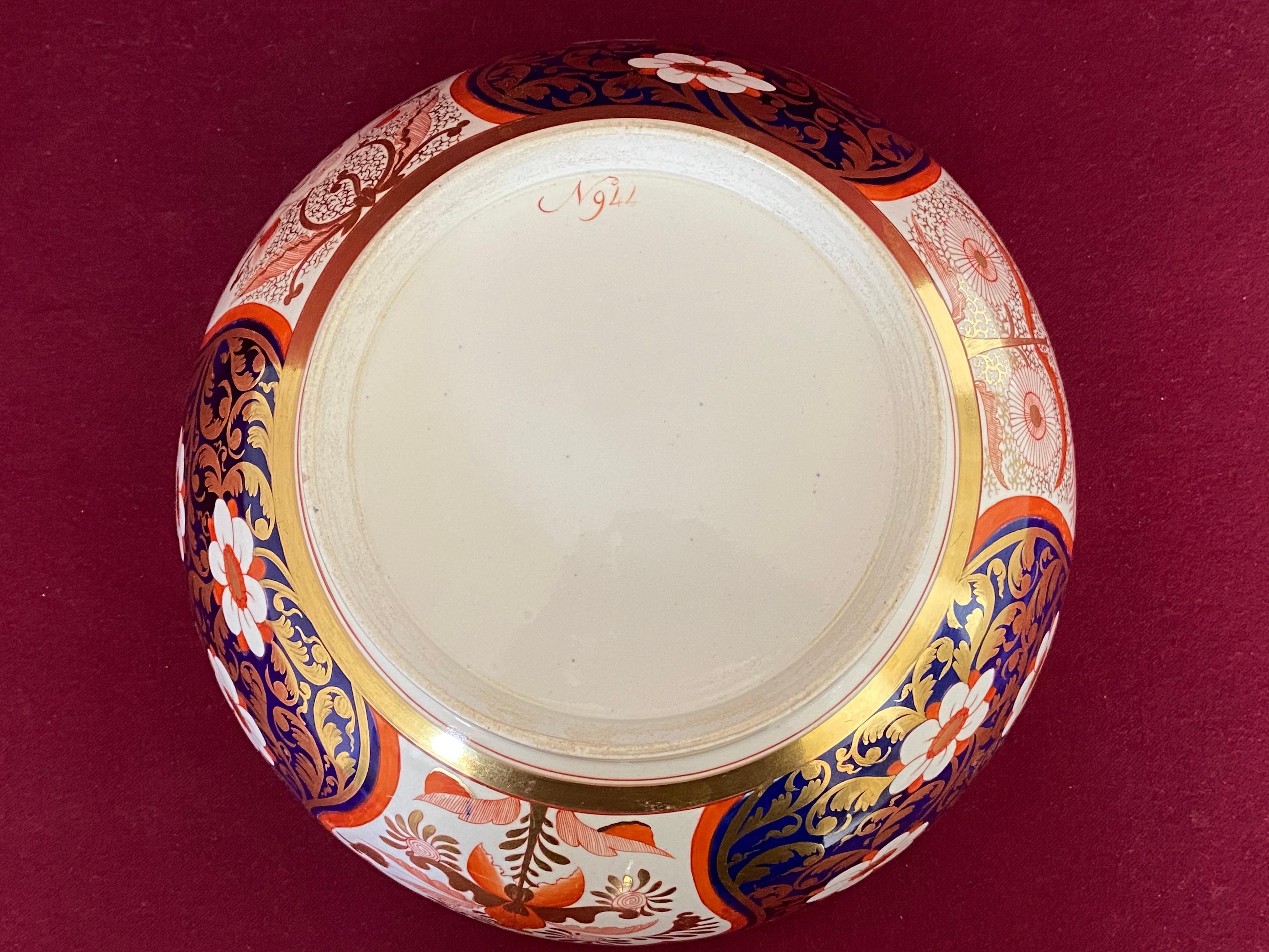19th Century A very fine Spode porcelain  punch bowl in pattern 944 c.1805-1810 For Sale