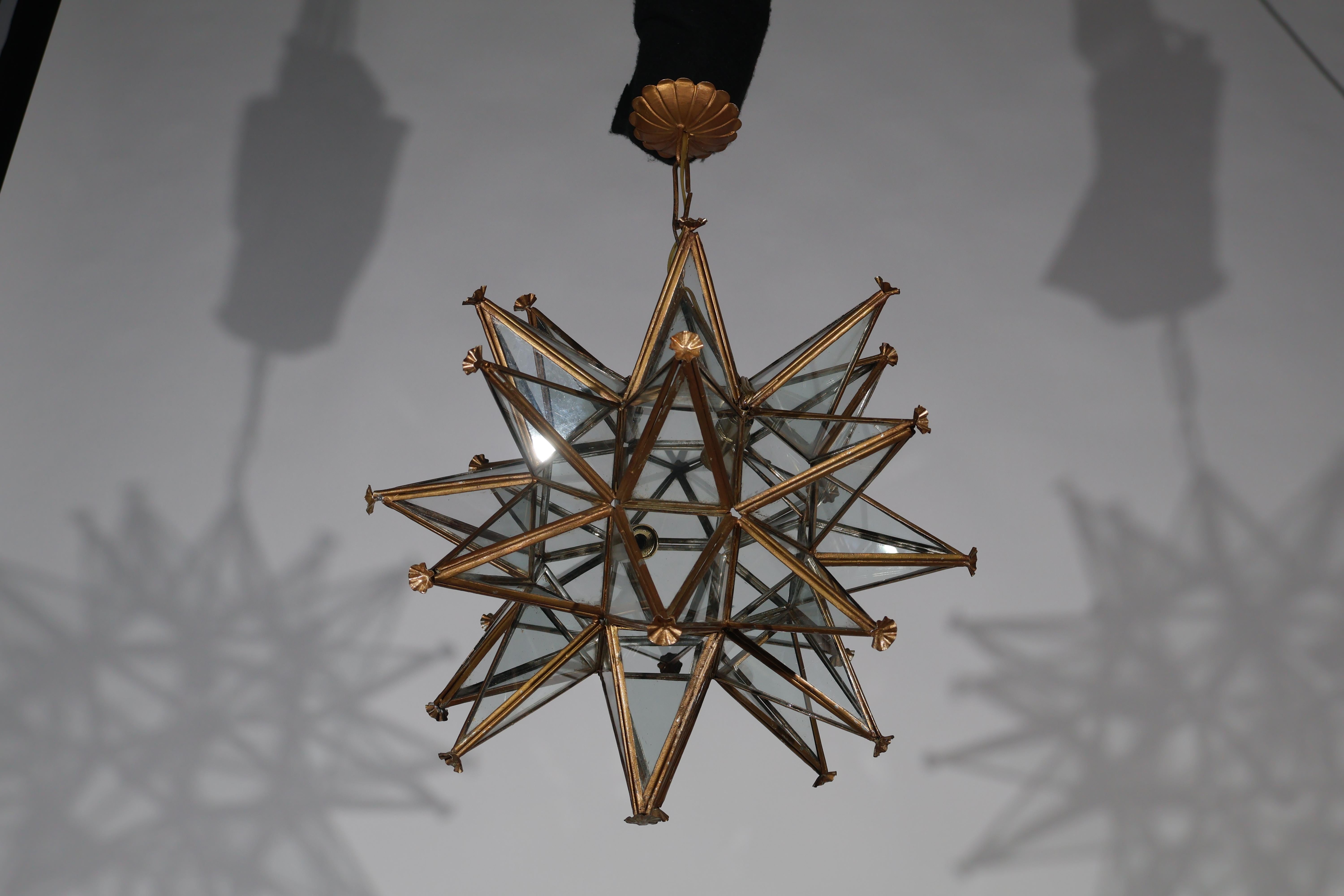 Cristal Très beau pendentif en forme d'étoile en vente