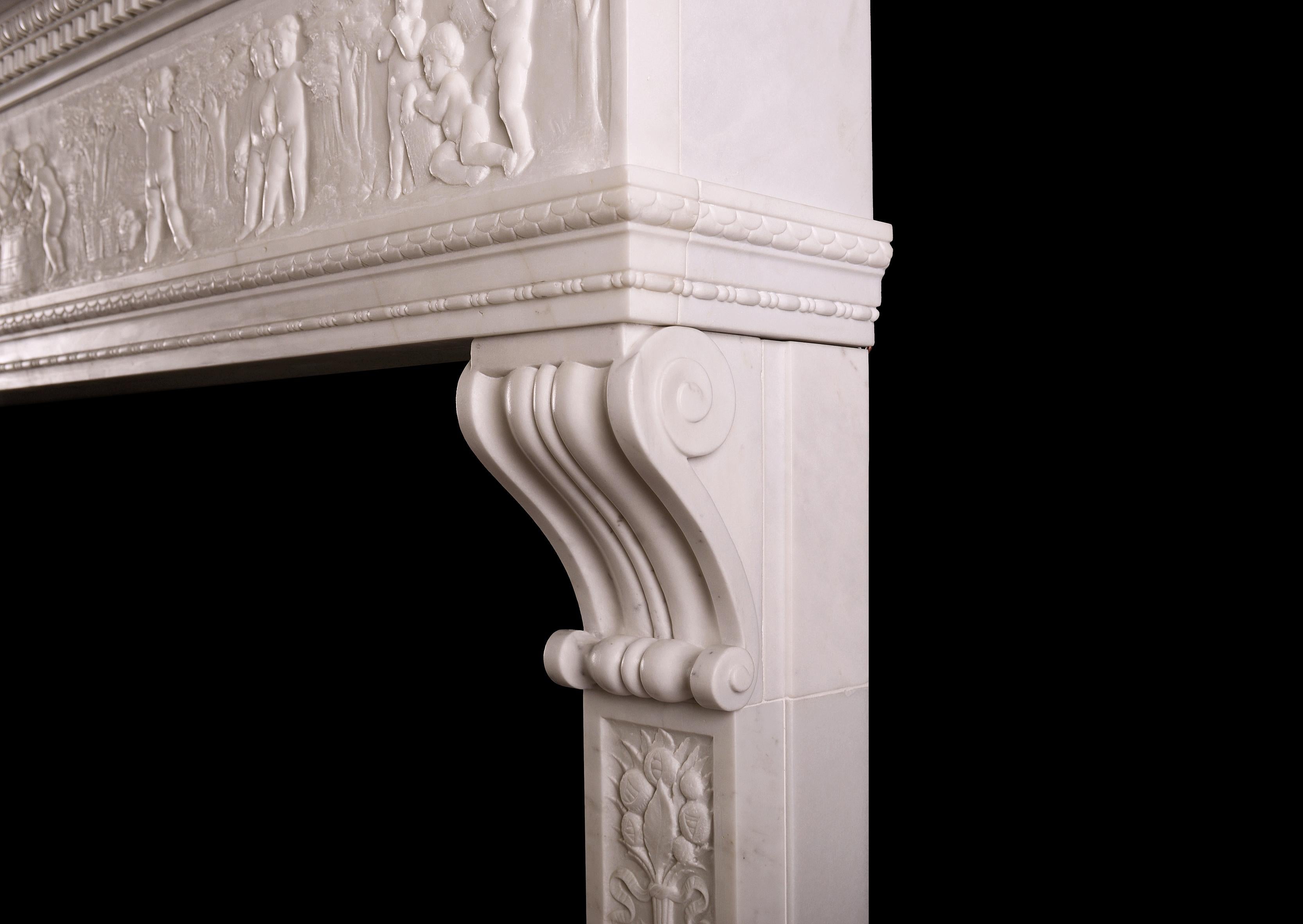 Très beau manteau de cheminée statuaire en marbre blanc à la manière de la Renaissance italienne en vente 1