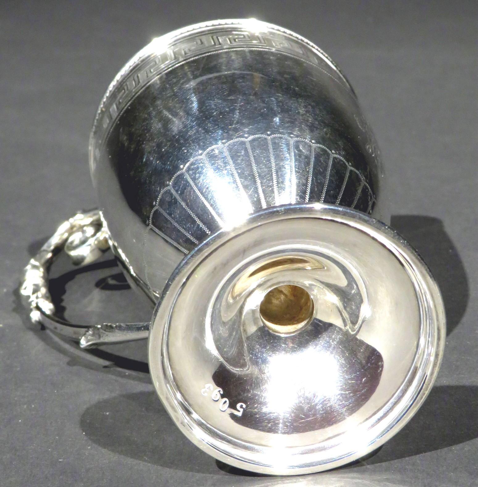 Very Fine 19th Century Sterling Silver Christening Cup by Edward & James Barnard For Sale 4