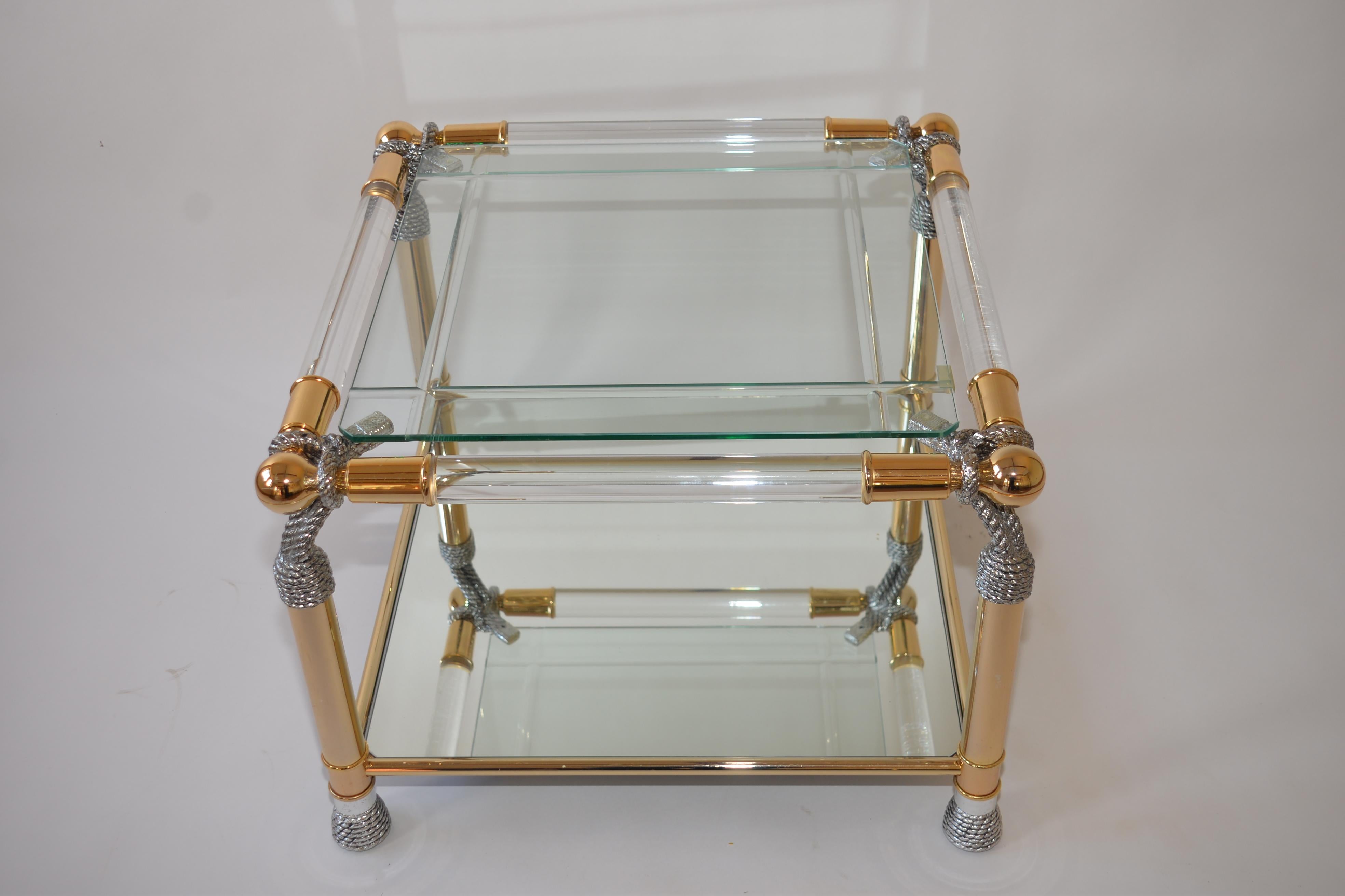 Very Glamorous Lucite Hollywood Regency Style Coffee Table In Good Condition In Crowborough, East Sussex