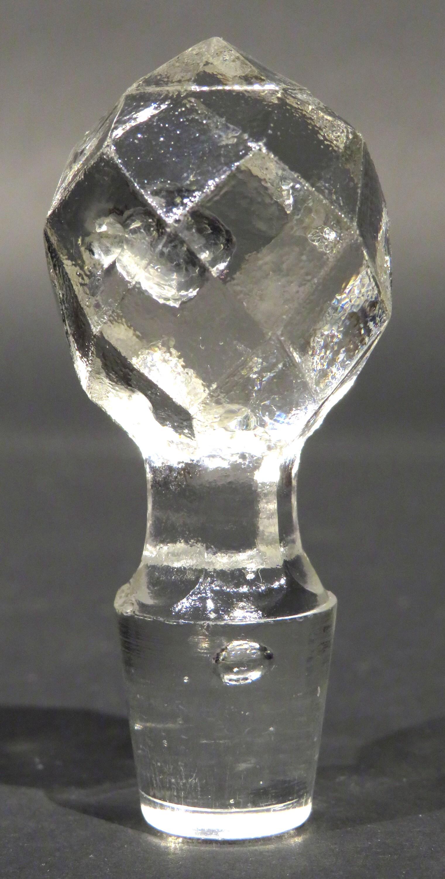 Très bonne carafe en verre taillé Art déco, Angleterre vers 1910 Bon état - En vente à Ottawa, Ontario