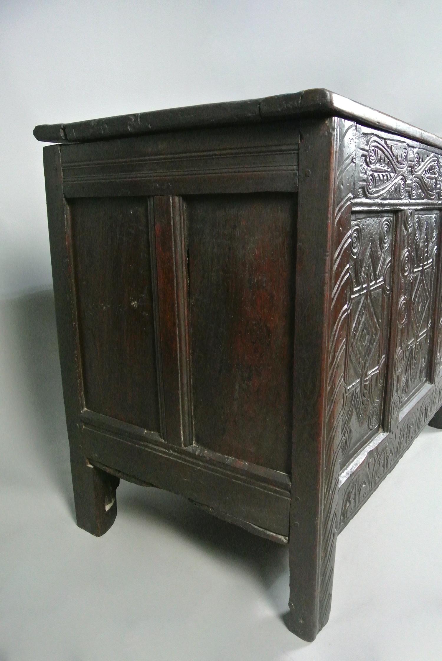A Very Good Early English Oak Coffer c. 1600 For Sale 1