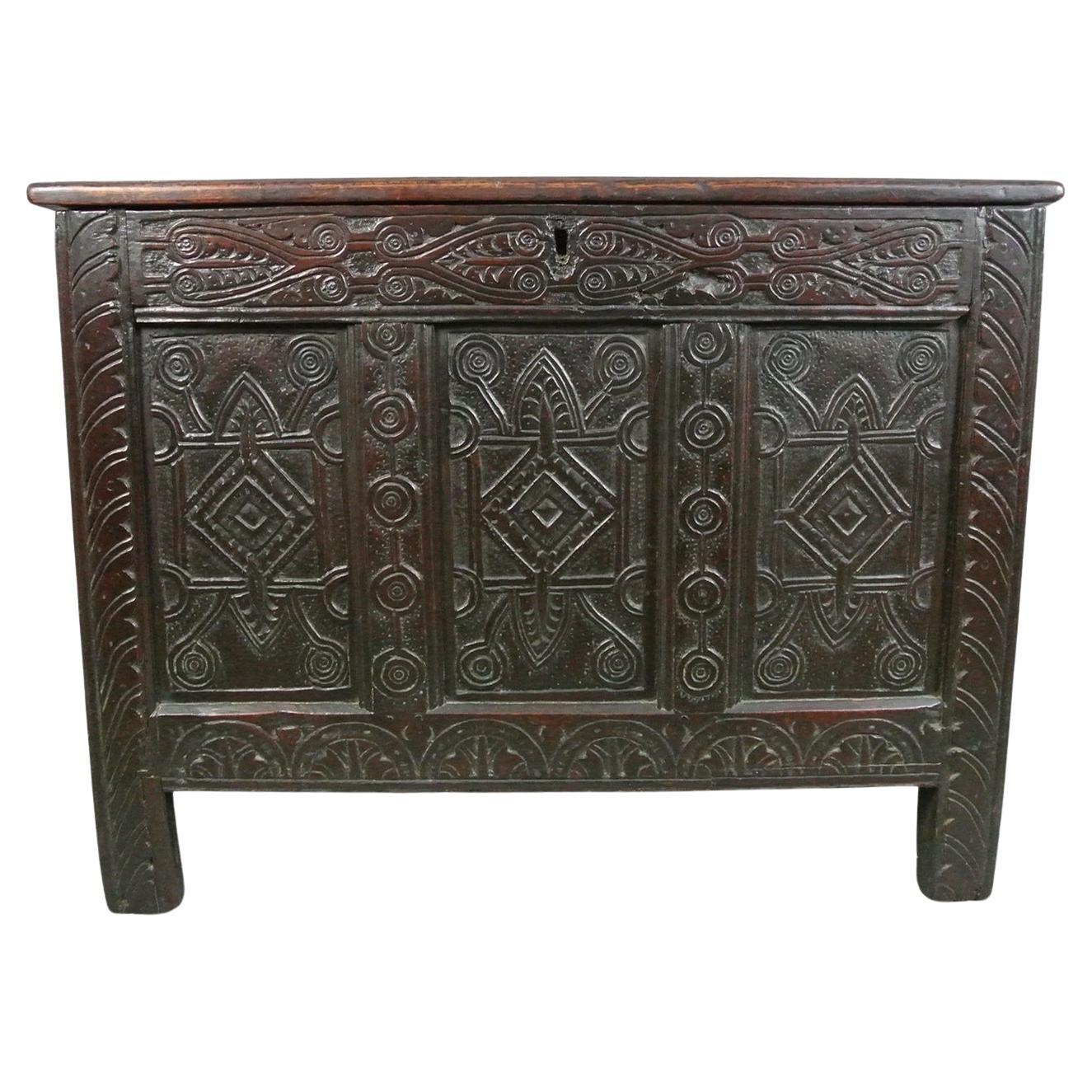 A Very Good Early English Oak Coffer c. 1600 For Sale