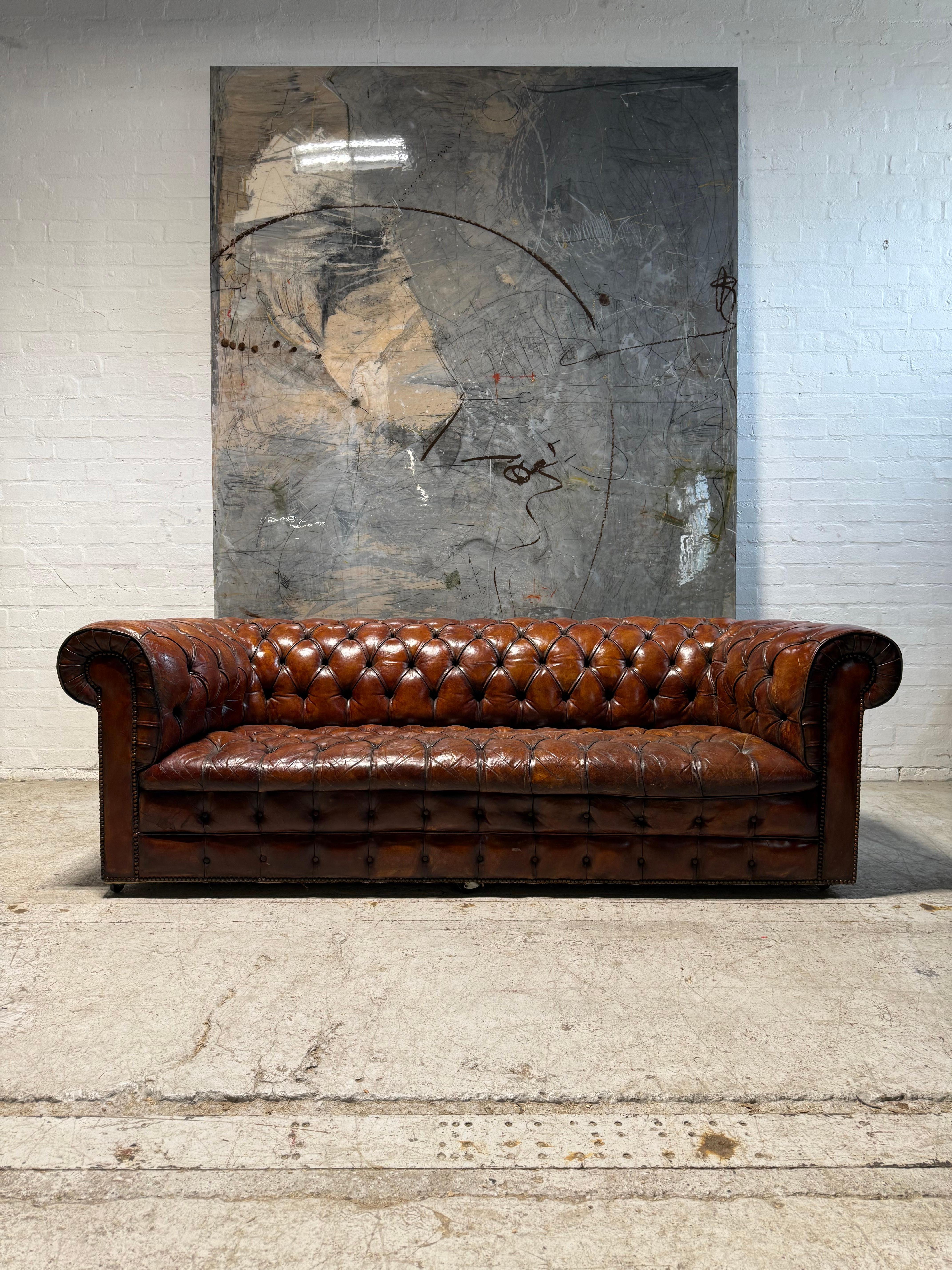 A Very Good MidC Hand Dyed Leather Chesterfield Sofa - Horse Hair Filled For Sale 3