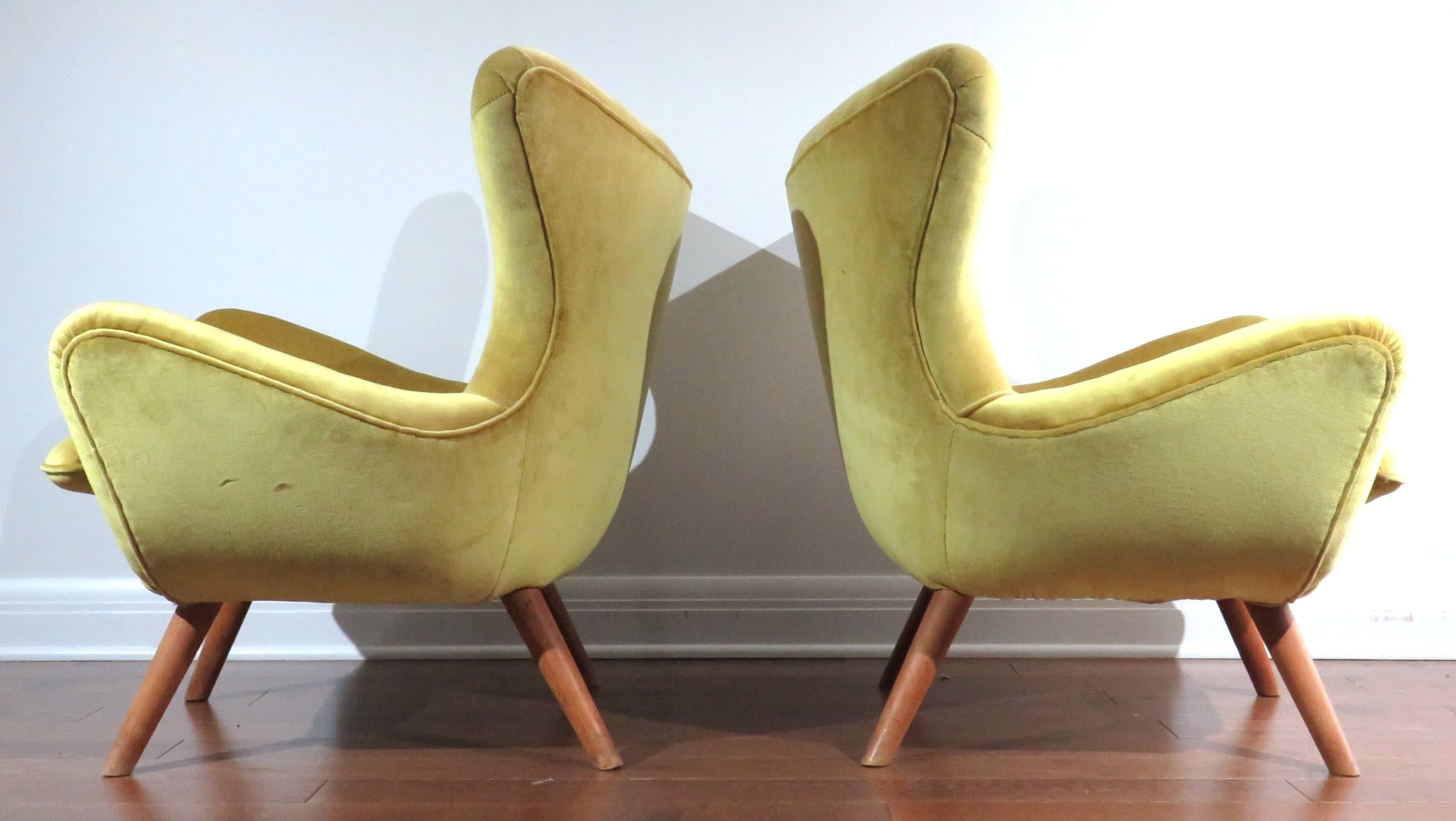 20ième siècle Une très bonne paire de chaises longues MCM, vers 1960 en vente