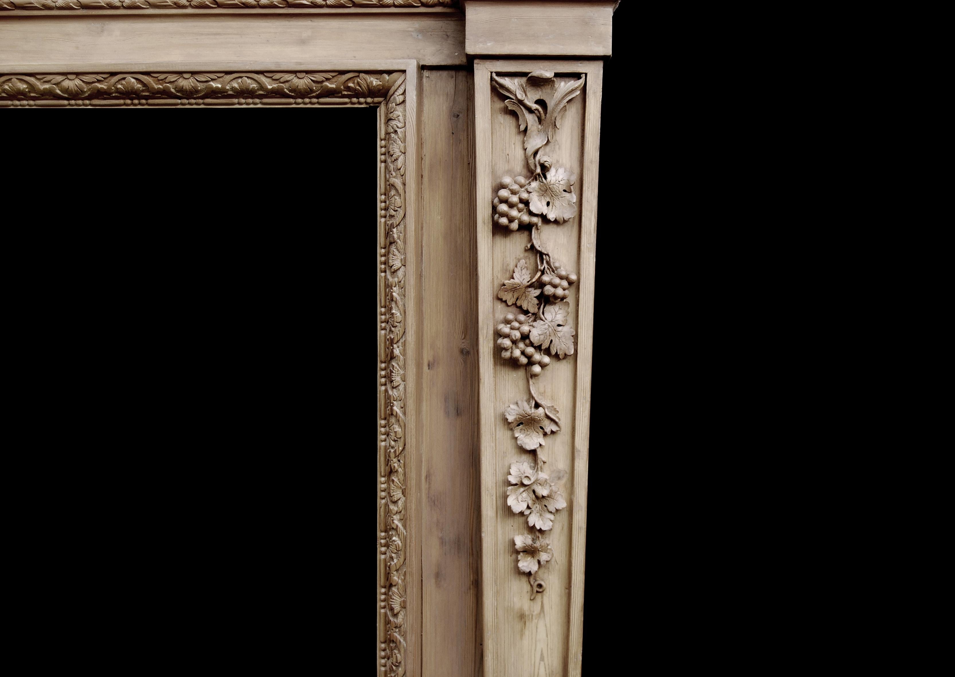 Very Good Quality 18th Century English George II Pine Fireplace In Good Condition In London, GB