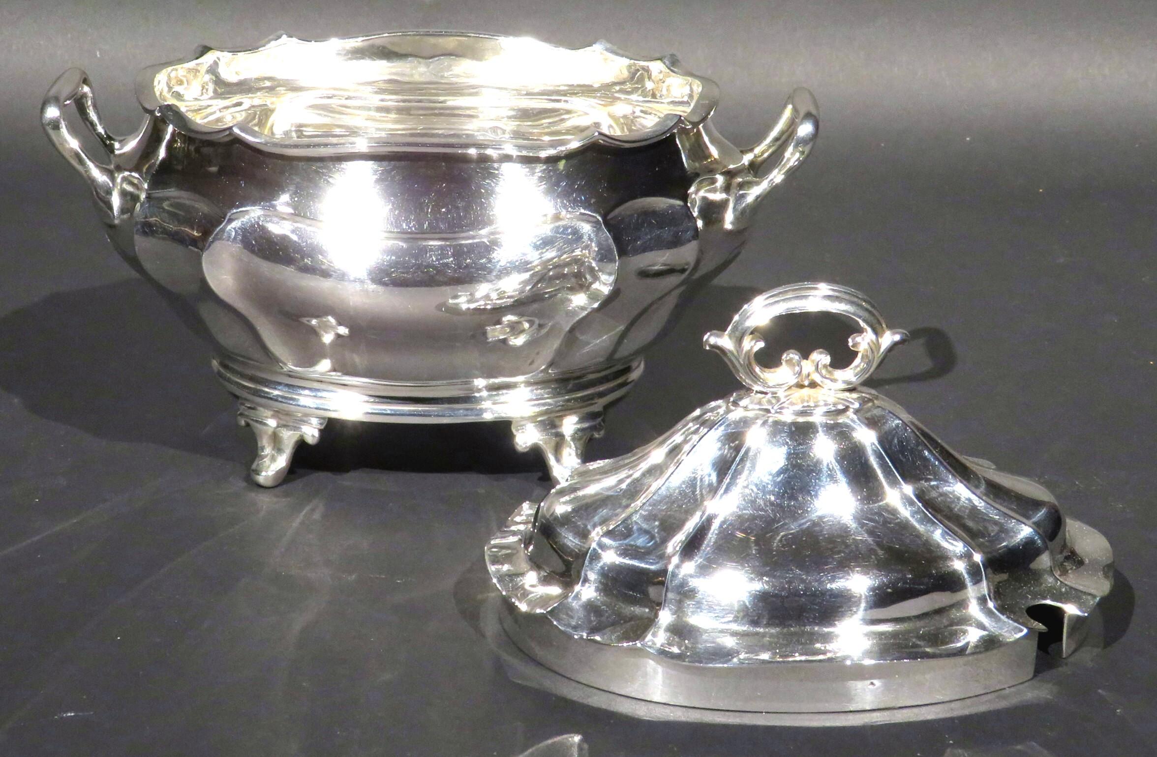 English A Very Good & Heavy Sterling Silver Sauce Tureen, Hallmarked London 1903 For Sale