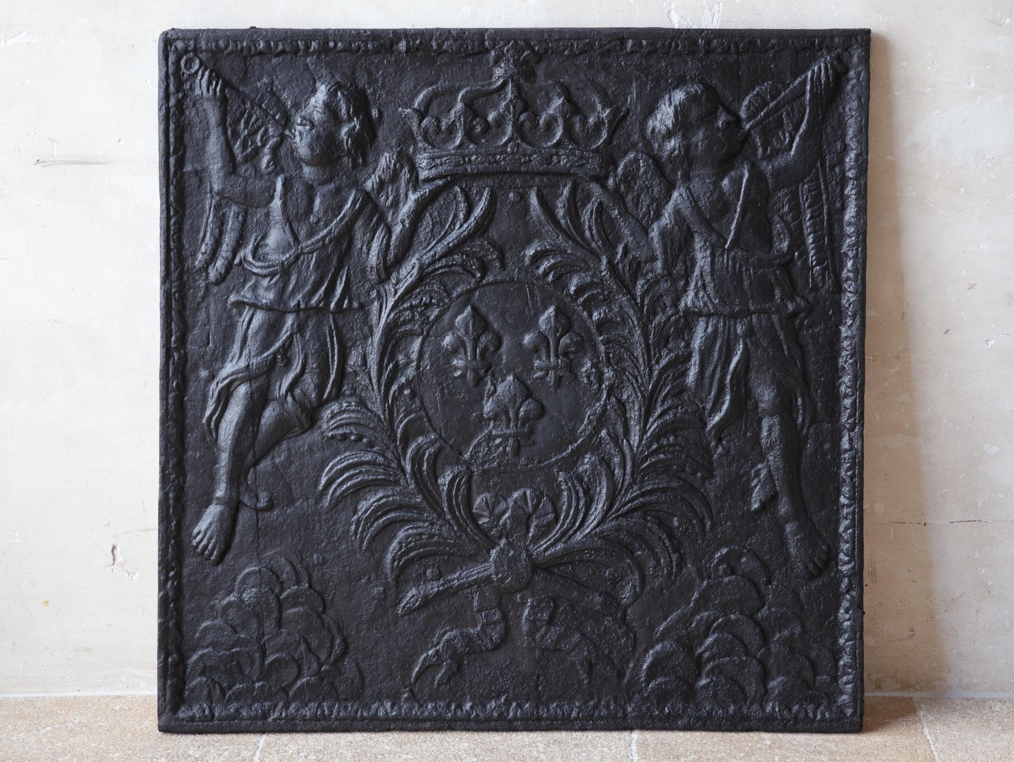 Français Très grande plaque de cheminée en fonte du XVIIIe siècle en vente