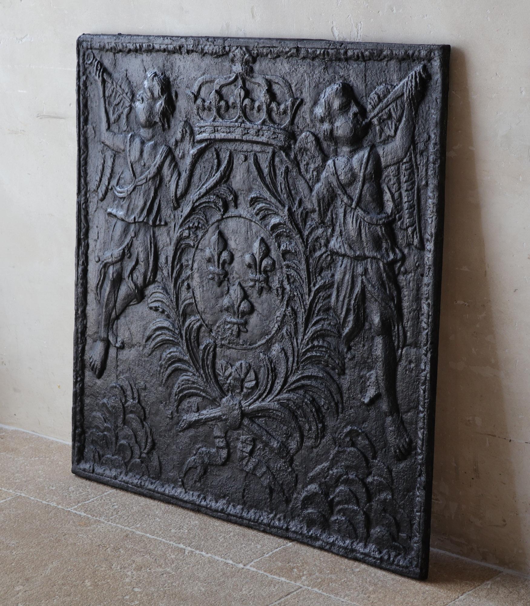 Très grande plaque de cheminée en fonte du XVIIIe siècle Bon état - En vente à Baambrugge, NL