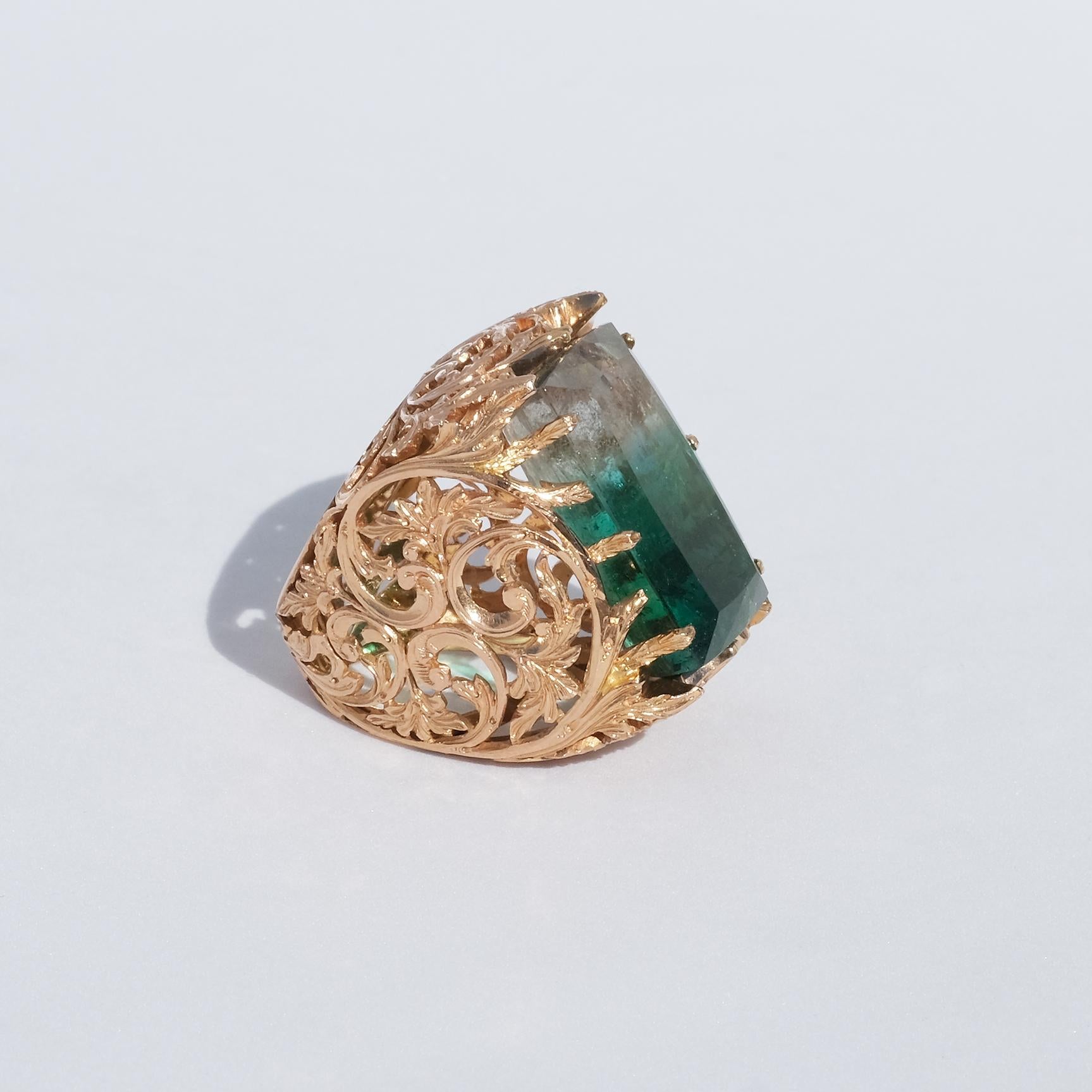 Very Large and Amazingly Designed 18k Gold Ring with a Cut Tourmaline In Good Condition For Sale In Stockholm, SE