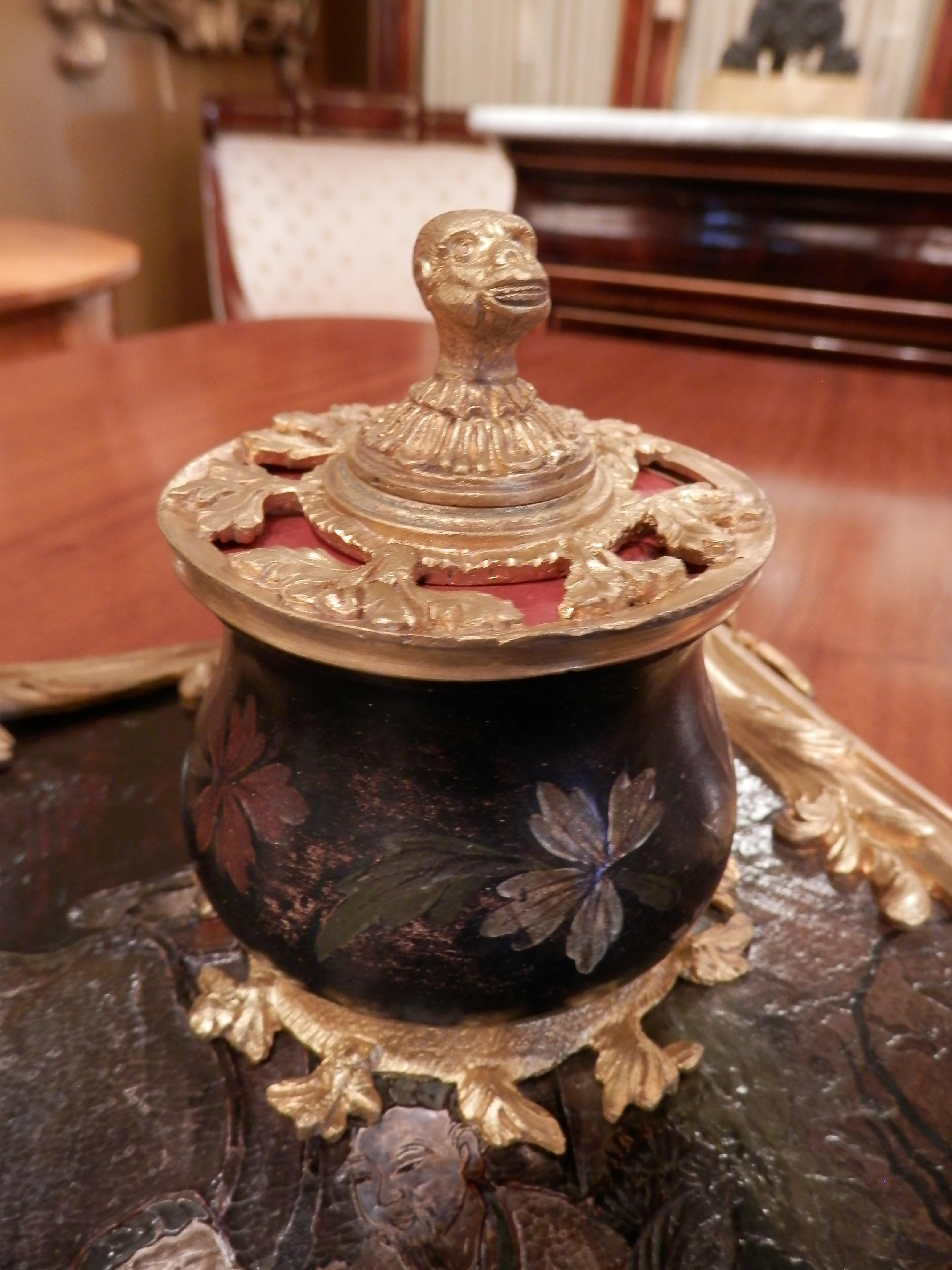 French Very Large and Fine 19th Century Chinoiserie and Gilt Bronze Inkwell For Sale