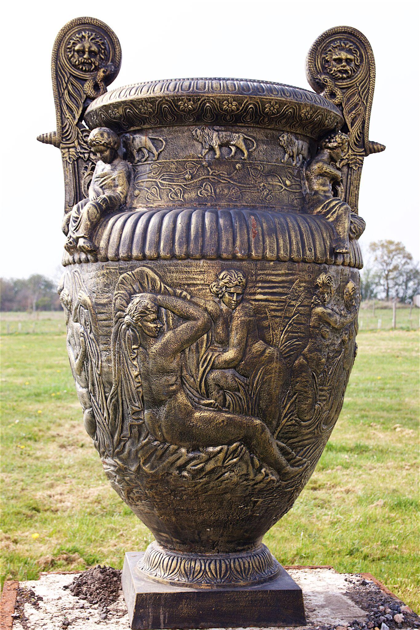 Very Large and Impressive Cast Iron Garden Vase in the Greek Style In Good Condition For Sale In Stratford upon Avon, GB
