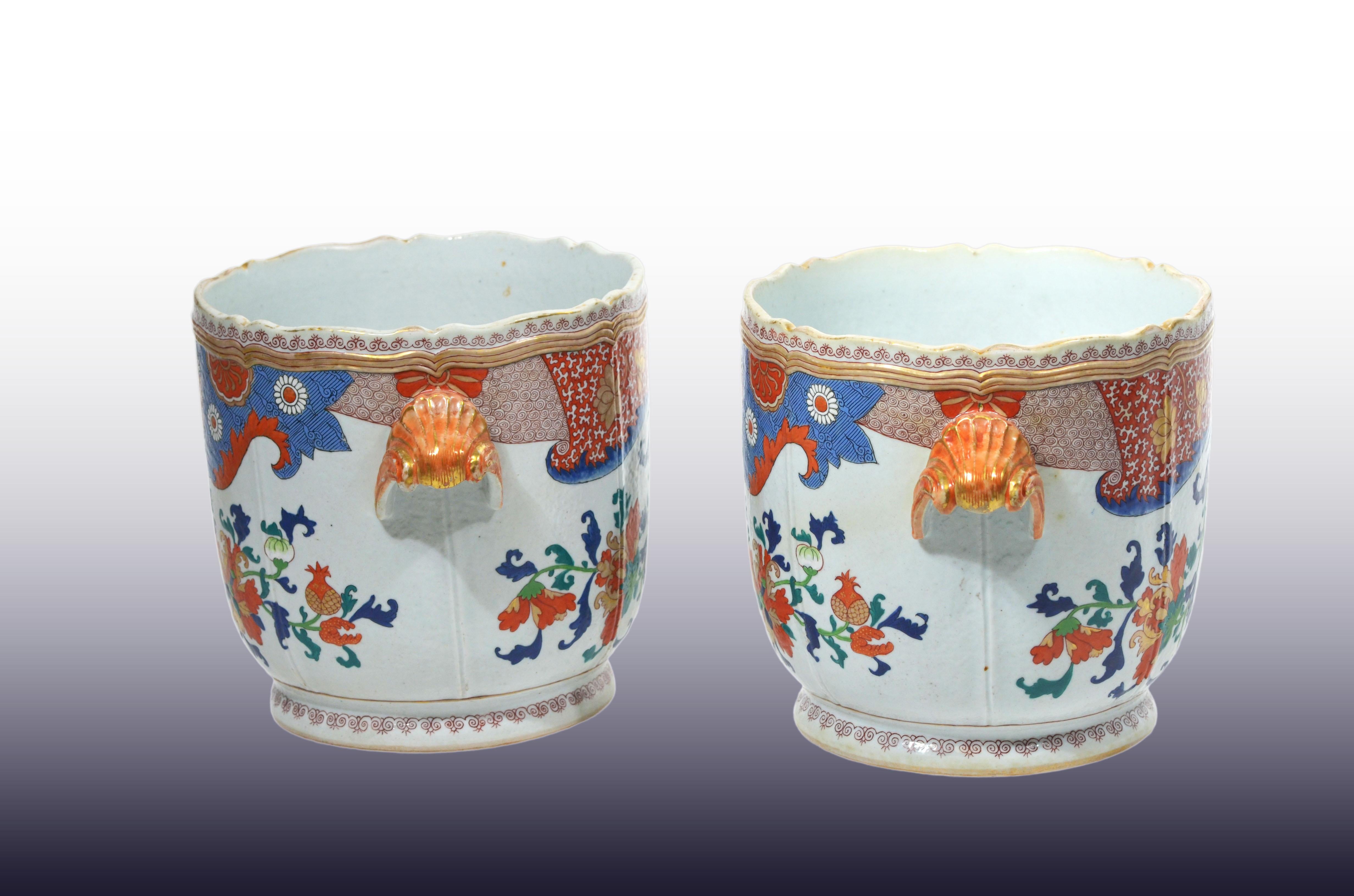 Early 18th Century A Very Large and Unusual Pair of 18th Century Chinese Imari Pattern Wine Coolers For Sale