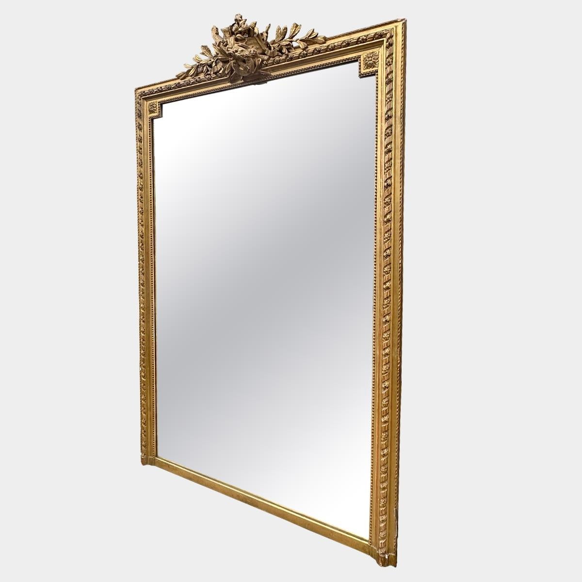 Français Un très grand miroir ancien de style Louis XVI Antique French Gold Gilt en vente