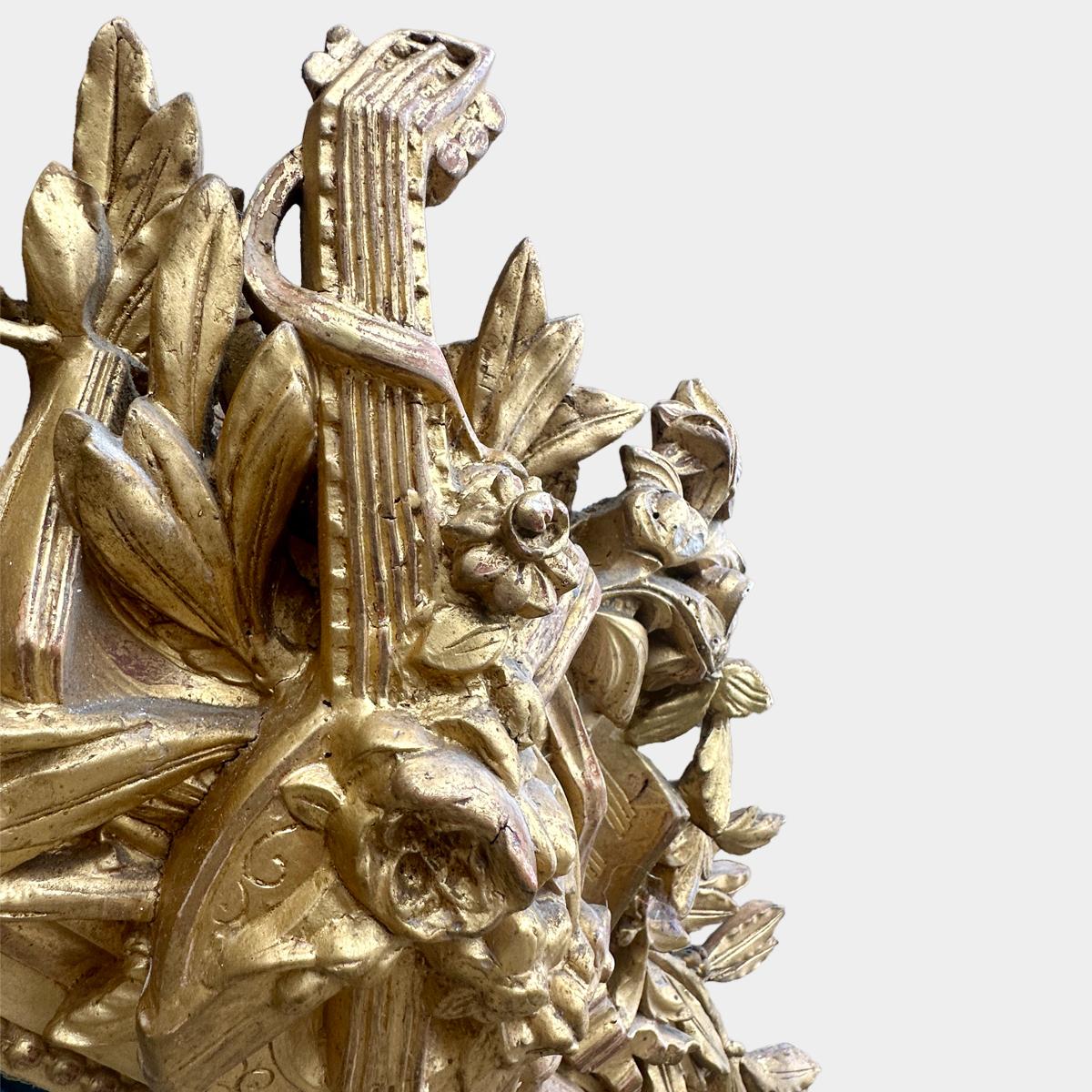 Bois doré Un très grand miroir ancien de style Louis XVI Antique French Gold Gilt en vente