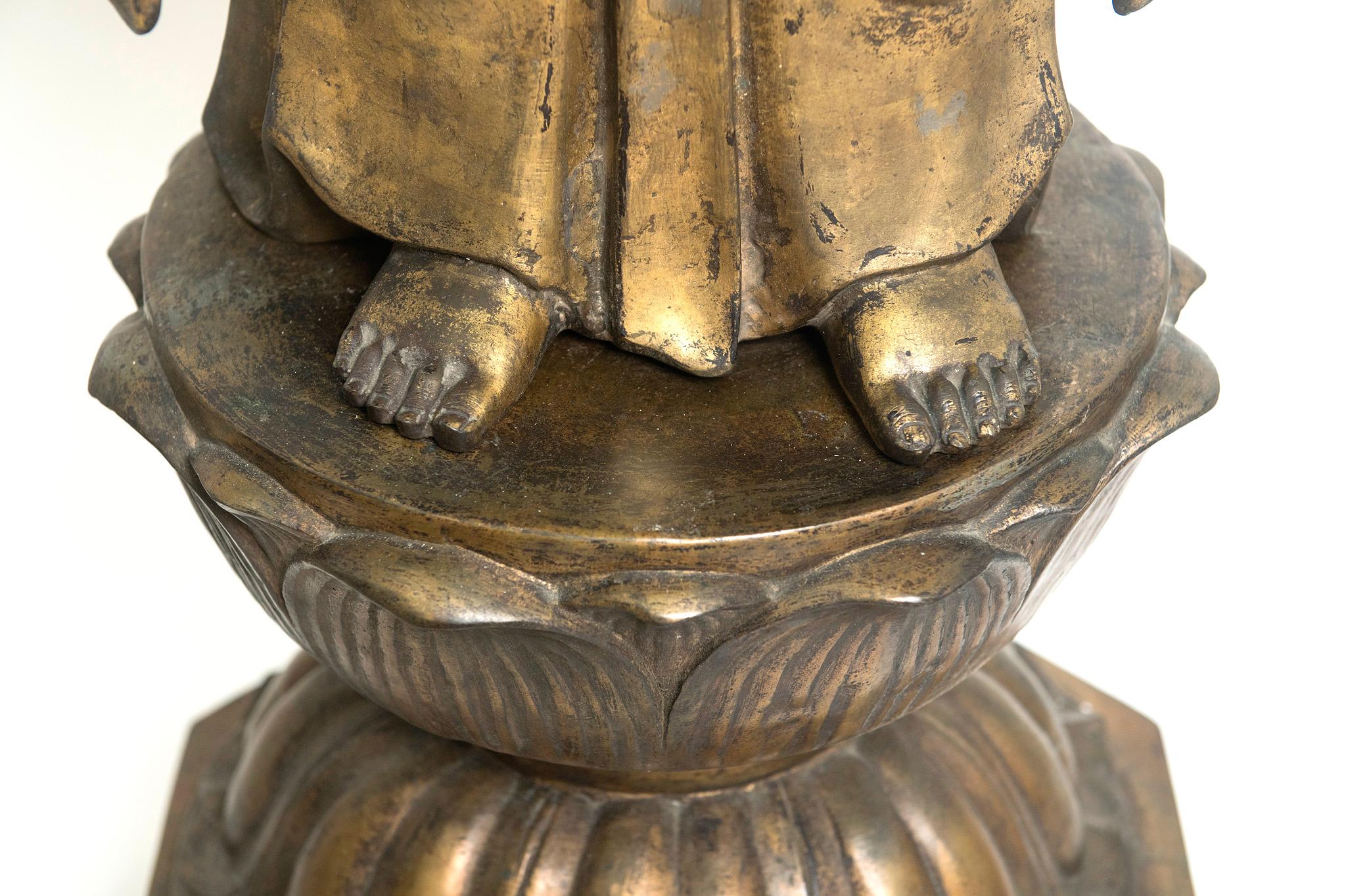Buddha - A very large bronze figure of Sho Kannon. Japan, Meiji period 1868-1912 For Sale 6
