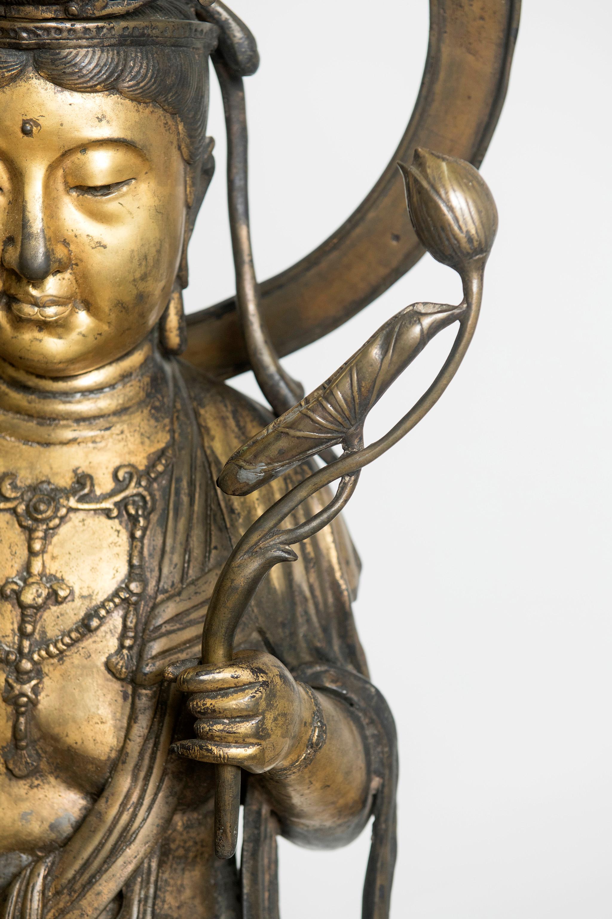 Buddha - A very large bronze figure of Sho Kannon. Japan, Meiji period 1868-1912 For Sale 1