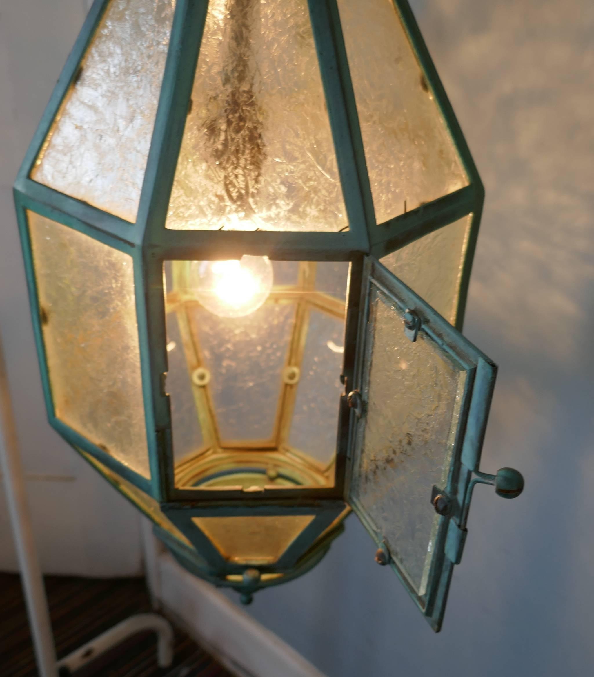 Very Large Decorative Copper Lantern In Good Condition In Chillerton, Isle of Wight