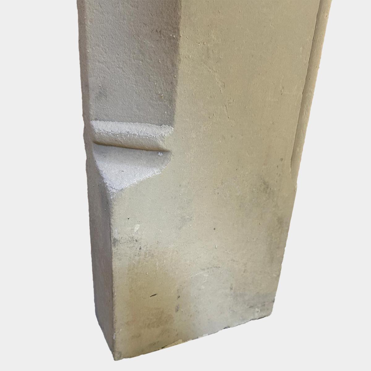 Una gran repisa de chimenea gótica antigua inglesa Tallado a mano en venta